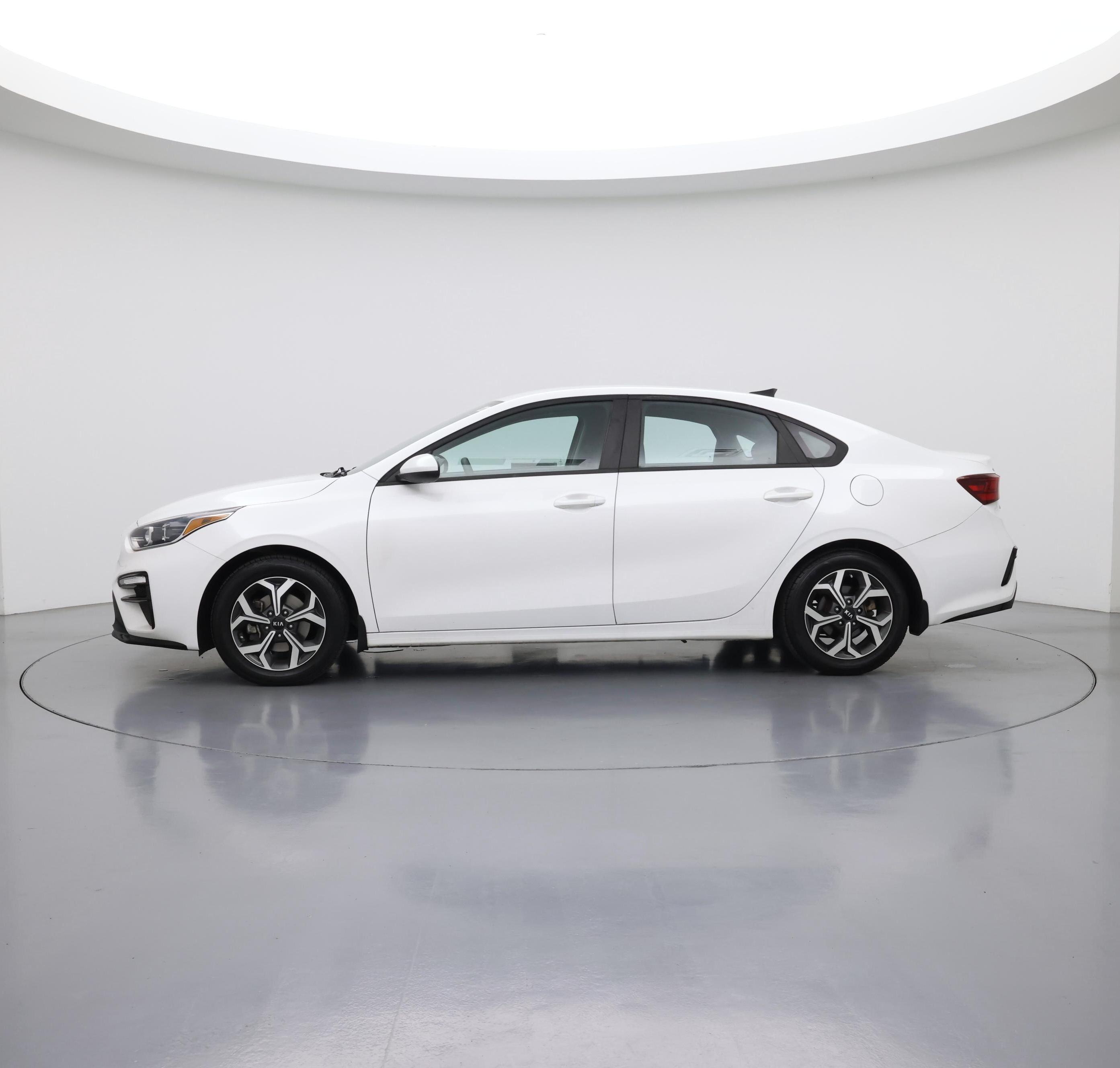 Thumbnail: 2021 Kia Forte - 3