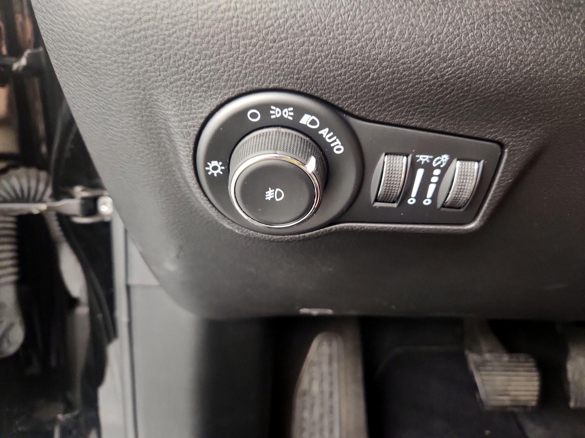 Thumbnail: 2022 Jeep Compass - 13