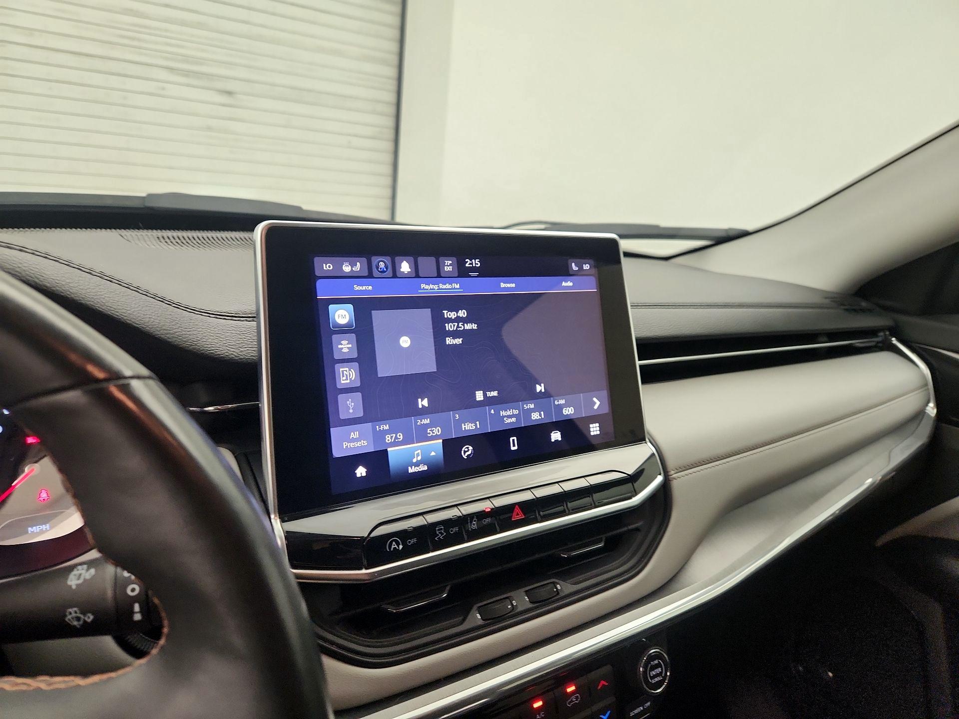 Thumbnail: 2022 Jeep Compass - 15