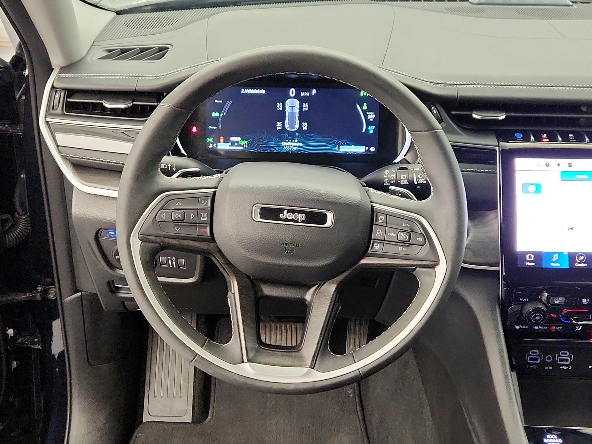 Thumbnail: 2022 Jeep Grand Cherokee - 10