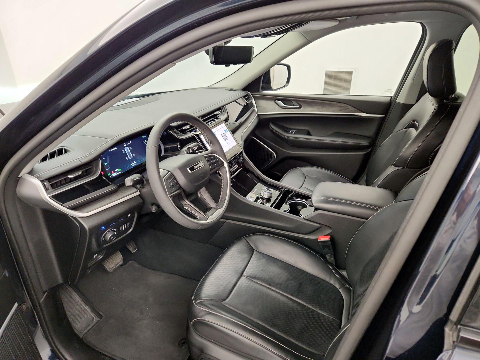 Thumbnail: 2022 Jeep Grand Cherokee - 11
