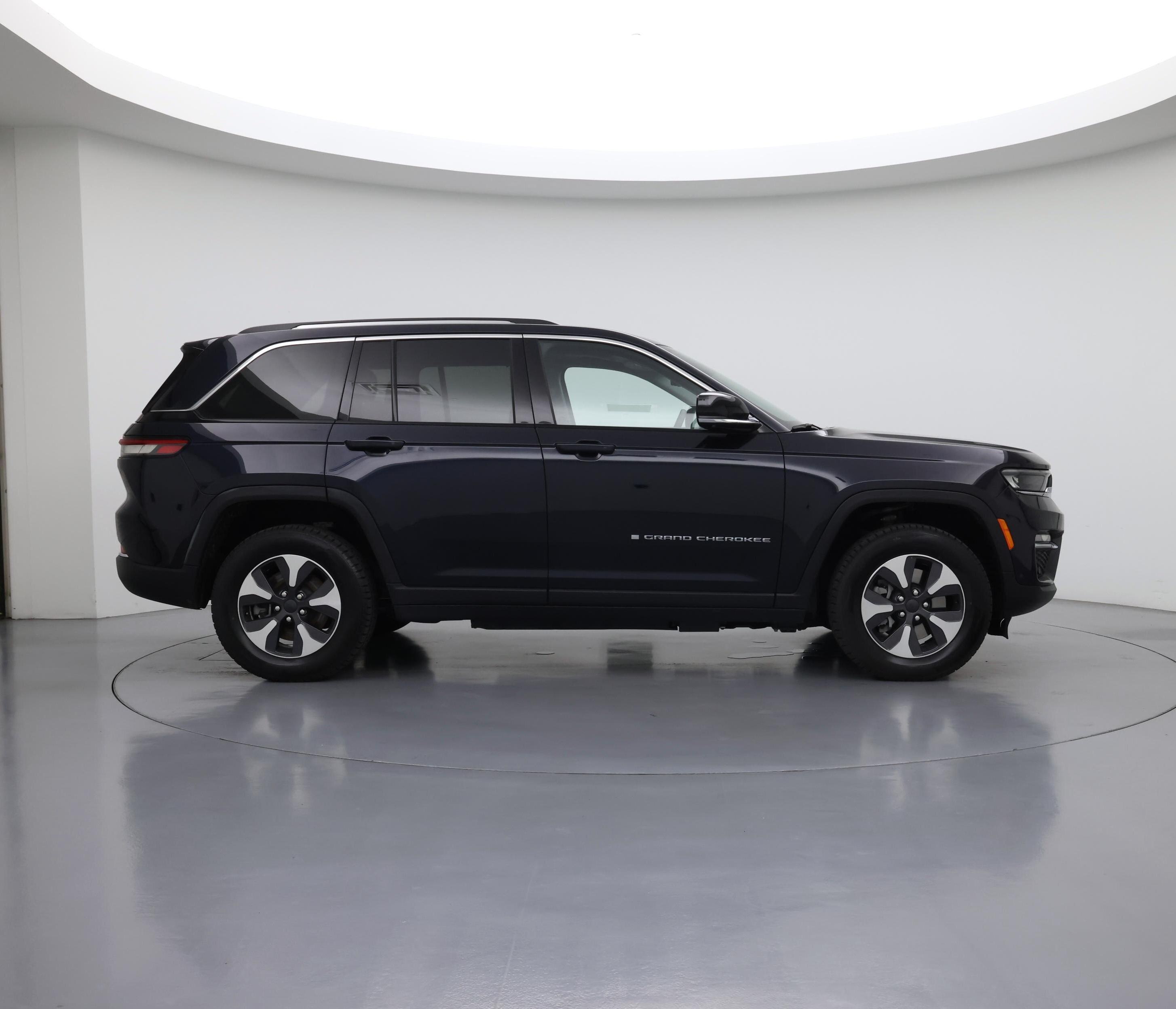 Thumbnail: 2022 Jeep Grand Cherokee - 7