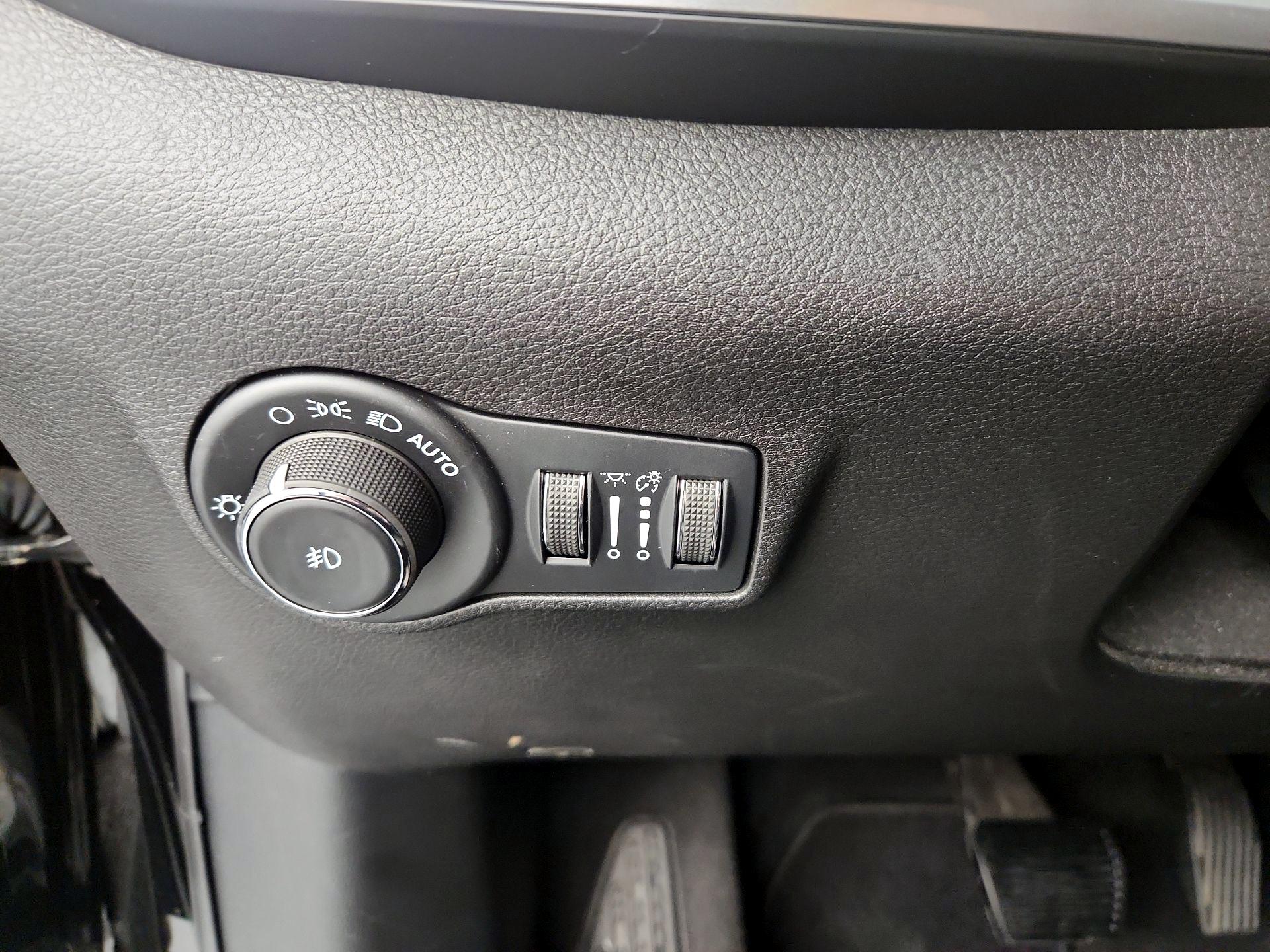 Thumbnail: 2022 Jeep Compass - 13