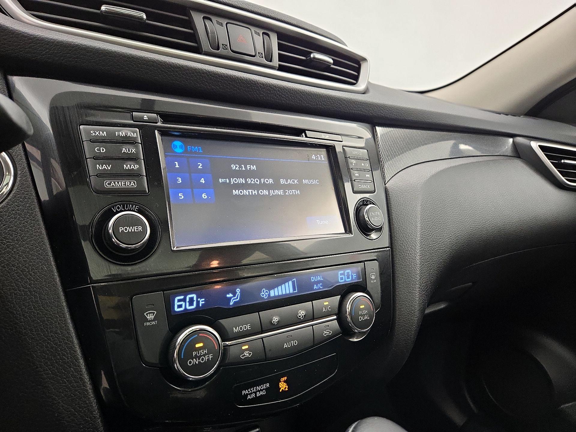 Thumbnail: 2015 Nissan Rogue - 16