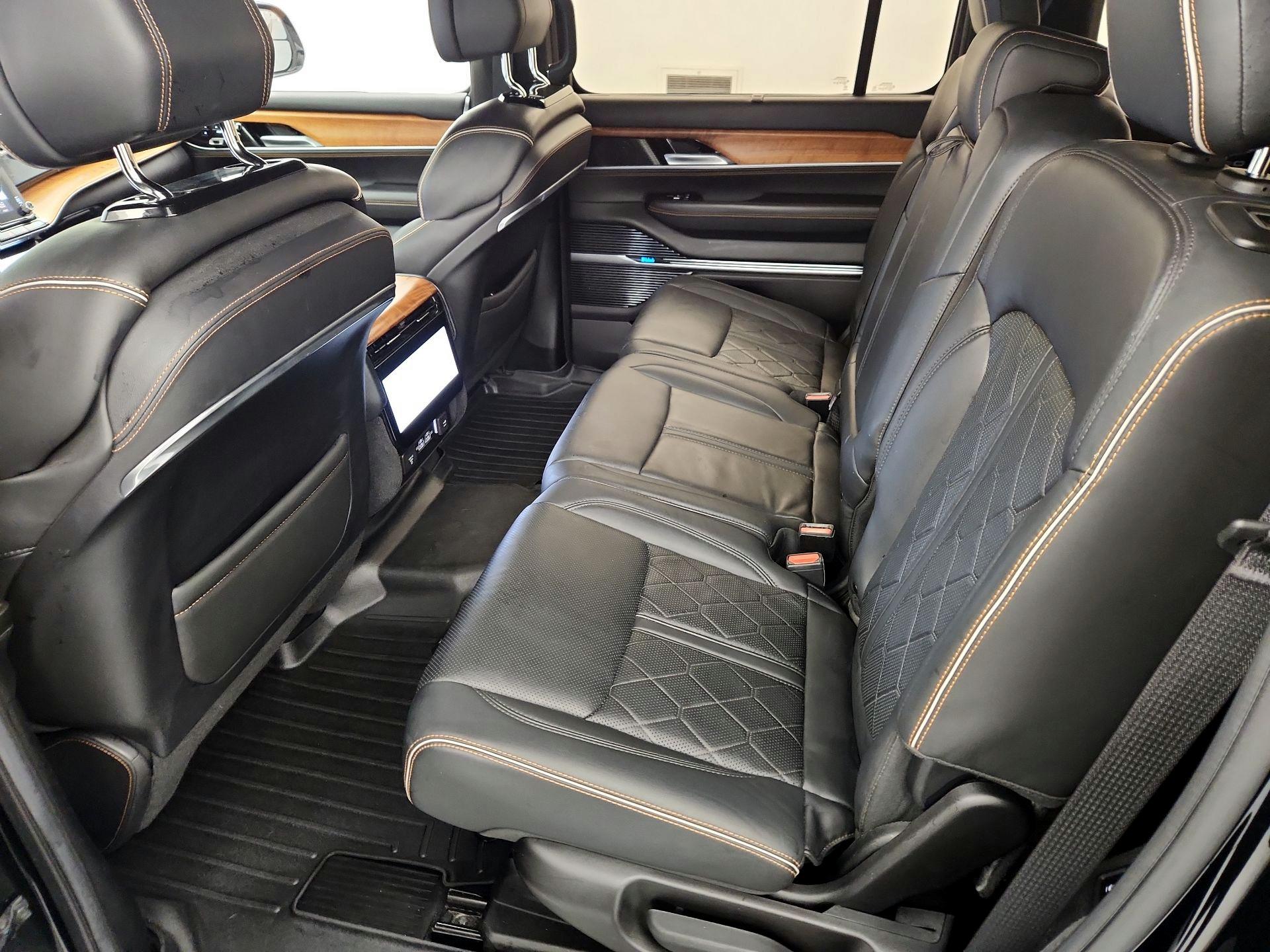 Thumbnail: 2022 Jeep Grand Wagoneer - 18