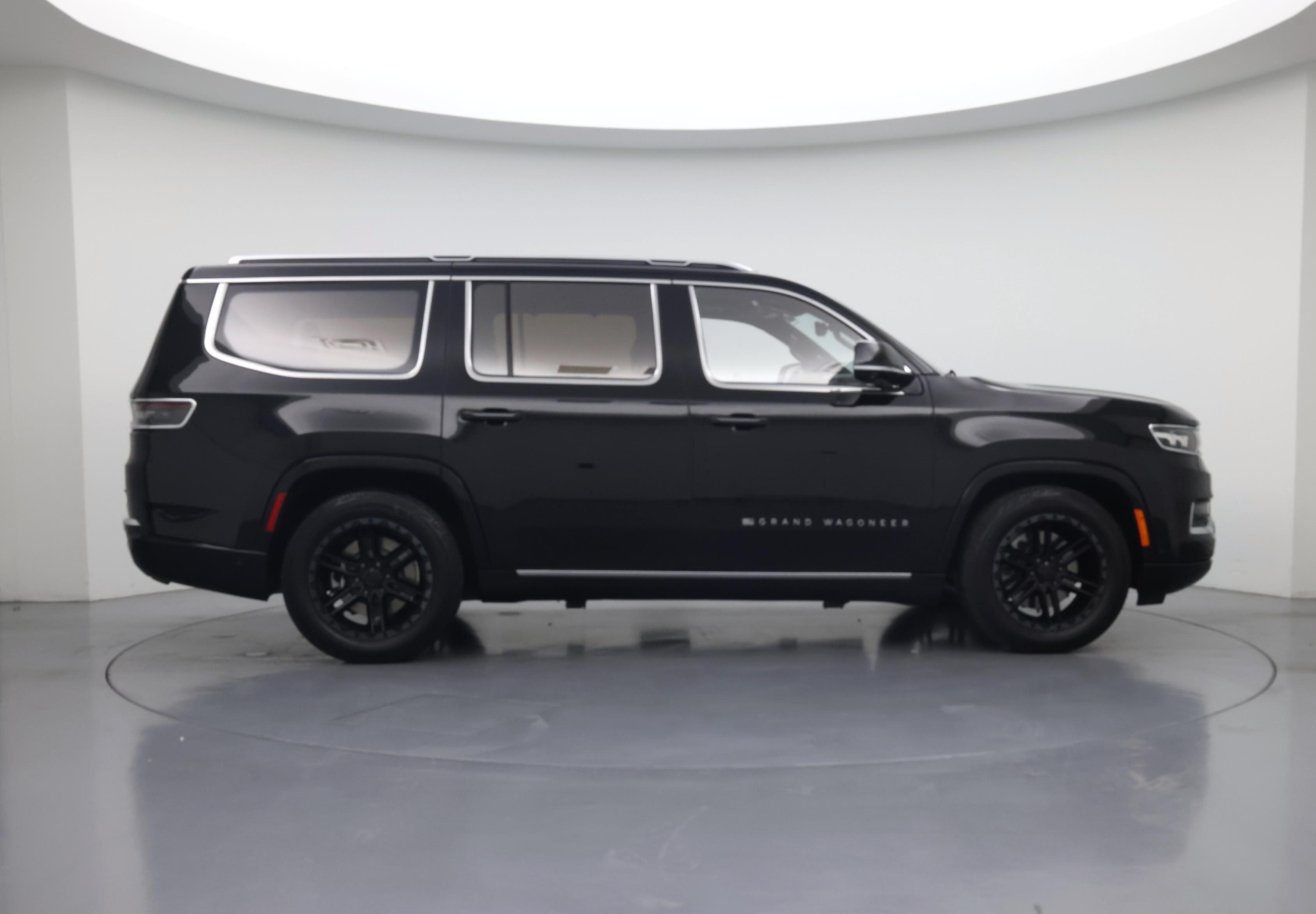 Thumbnail: 2022 Jeep Grand Wagoneer - 7