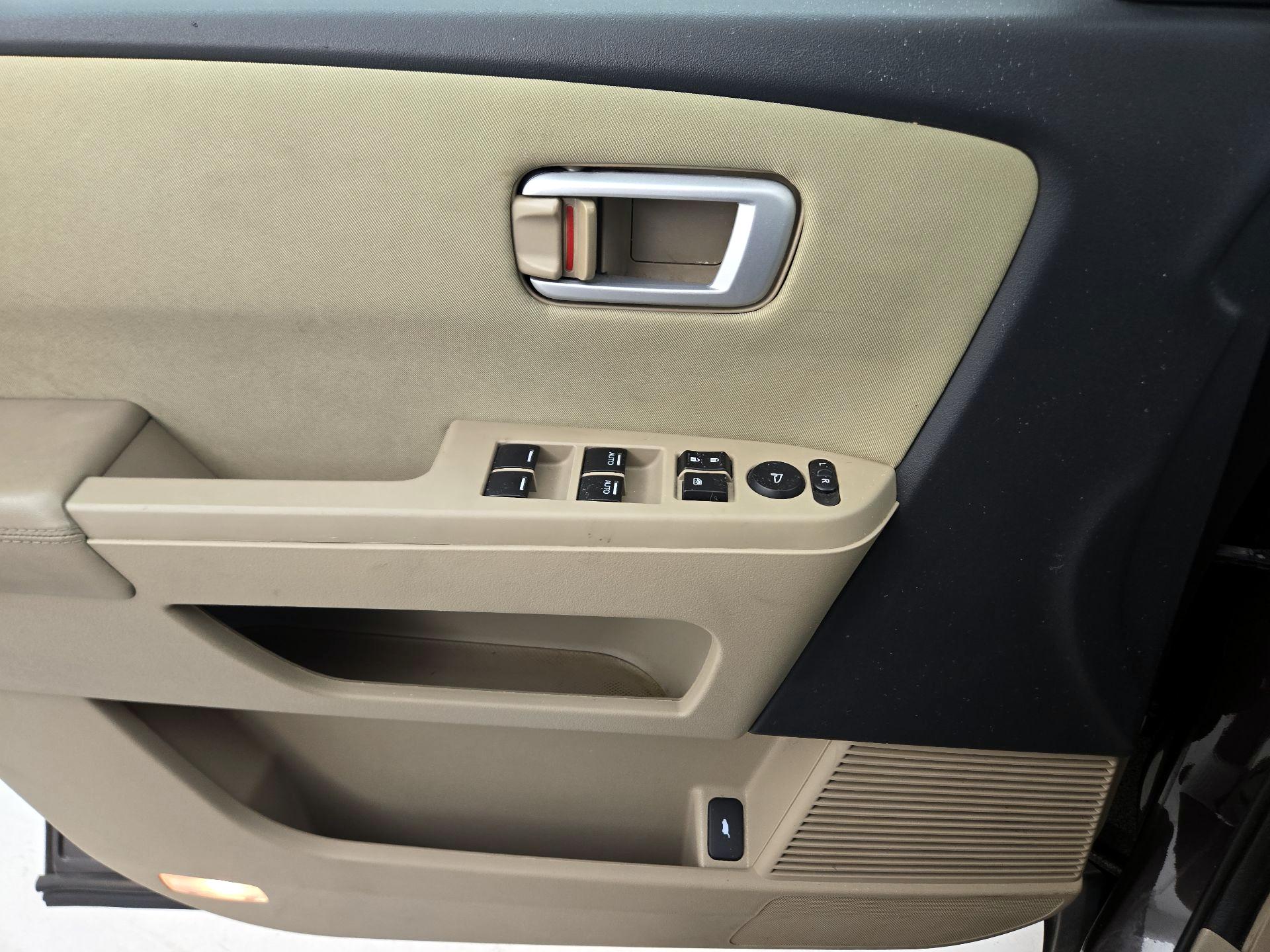 Thumbnail: 2014 Honda Pilot - 12