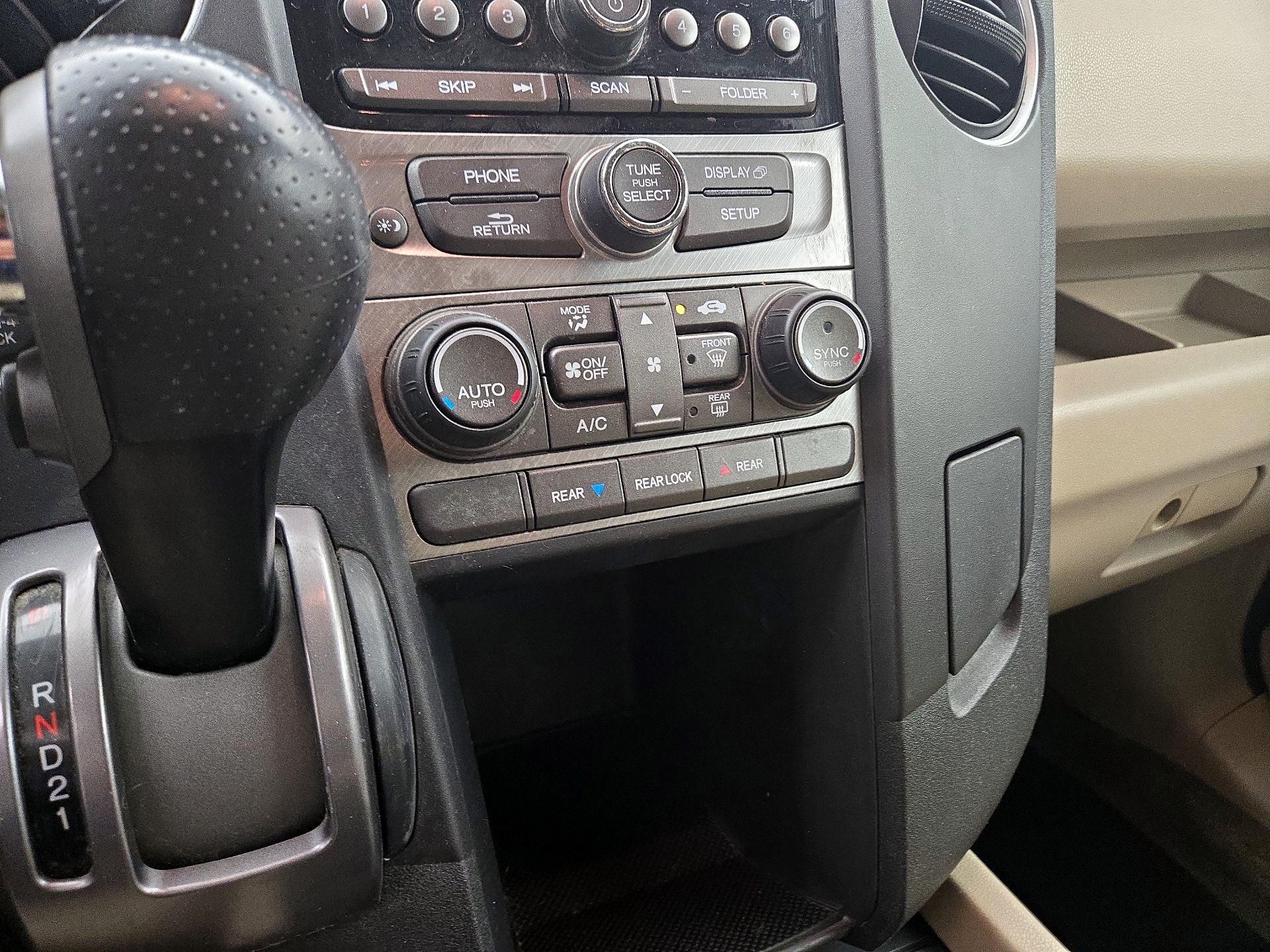 Thumbnail: 2014 Honda Pilot - 16