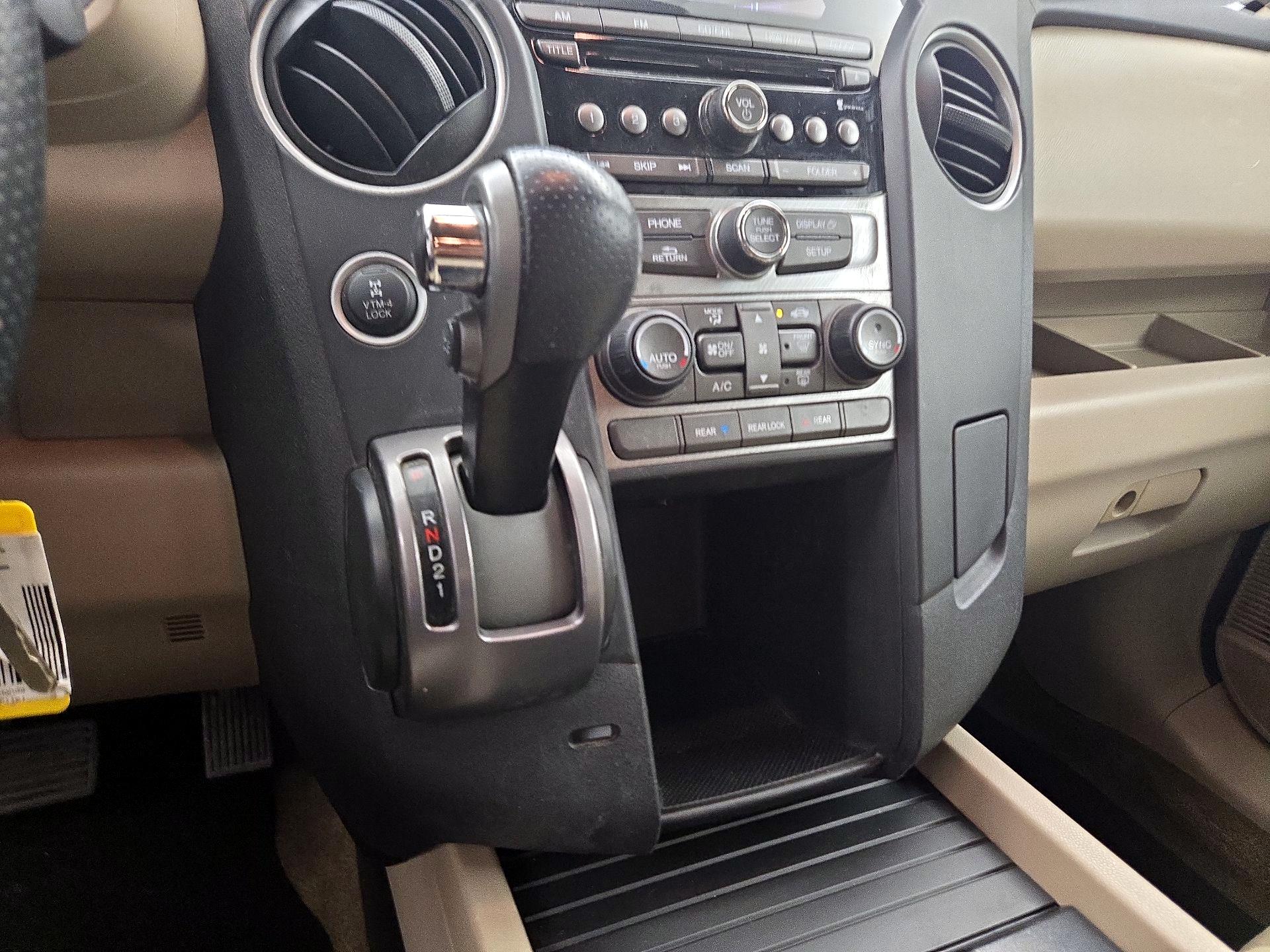 Thumbnail: 2014 Honda Pilot - 17