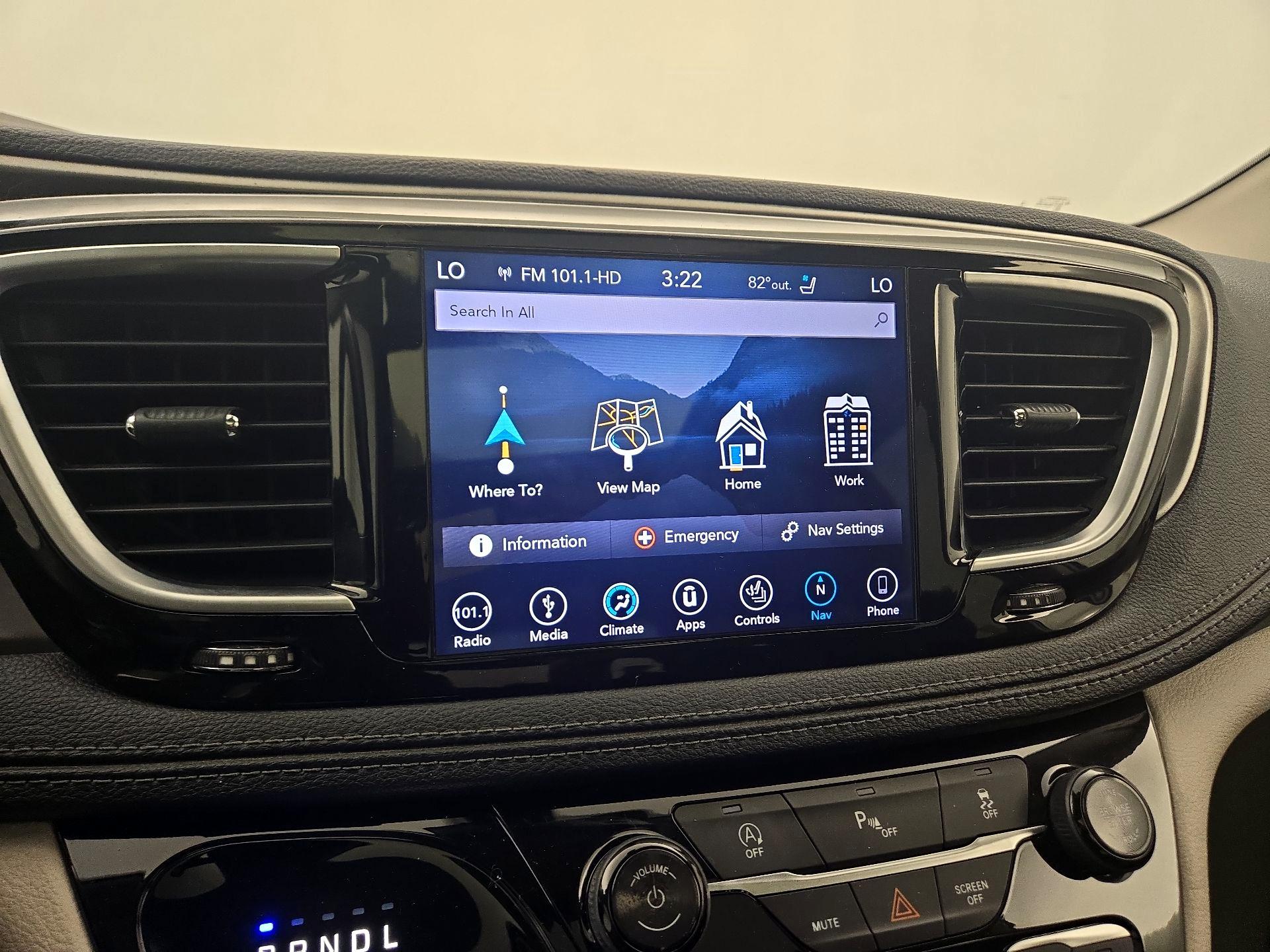 Thumbnail: 2018 Chrysler Pacifica - 14