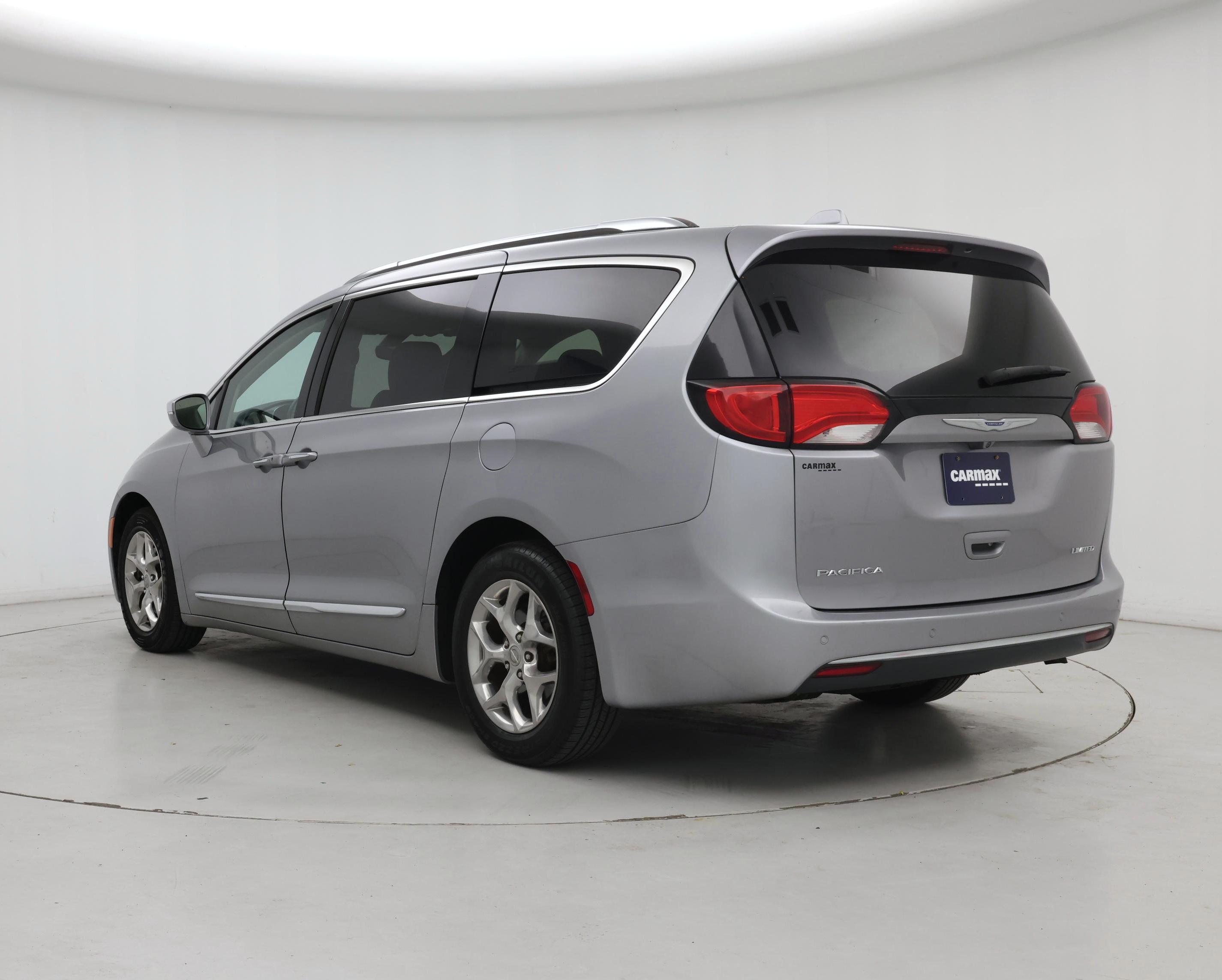 Thumbnail: 2018 Chrysler Pacifica - 2