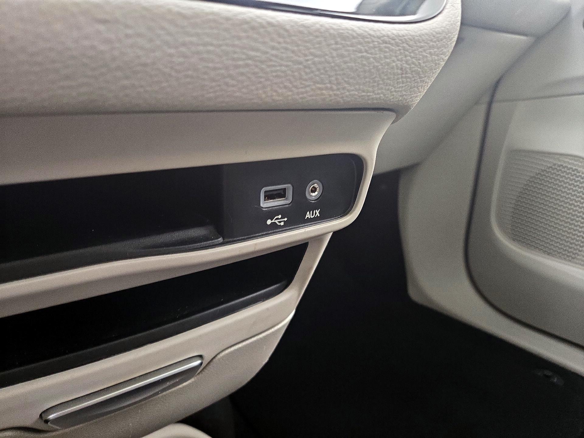 Thumbnail: 2018 Chrysler Pacifica - 19