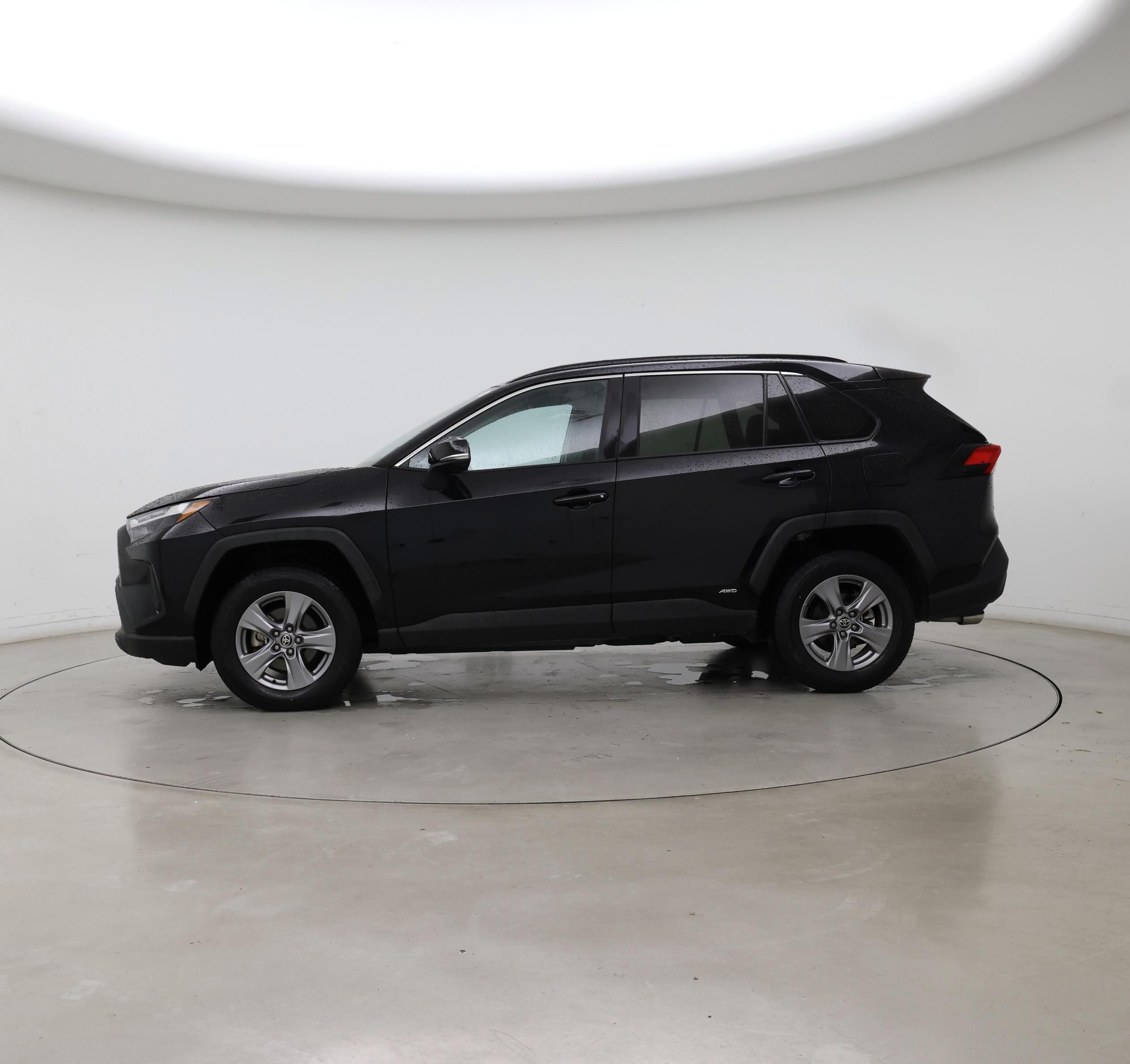 Thumbnail: 2022 Toyota RAV4 - 3