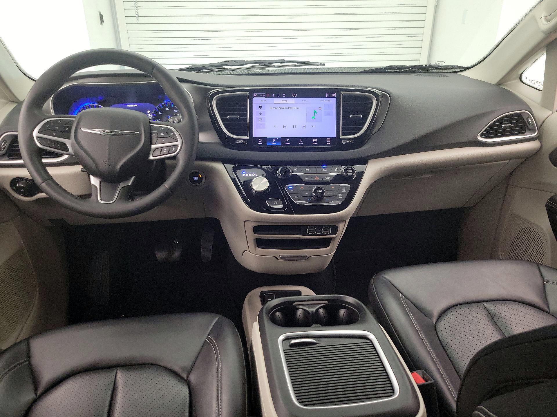 Thumbnail: 2023 Chrysler Pacifica - 9