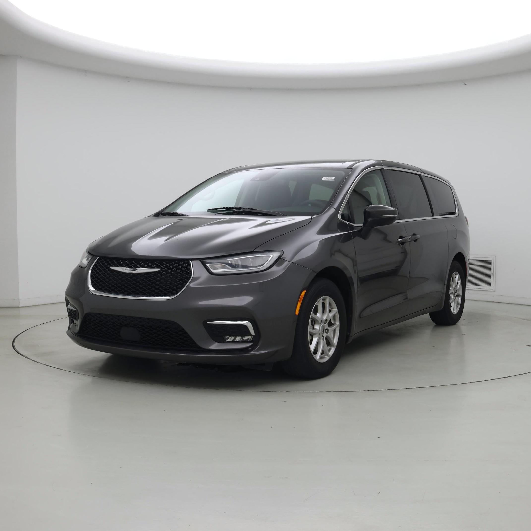 Thumbnail: 2023 Chrysler Pacifica - 4
