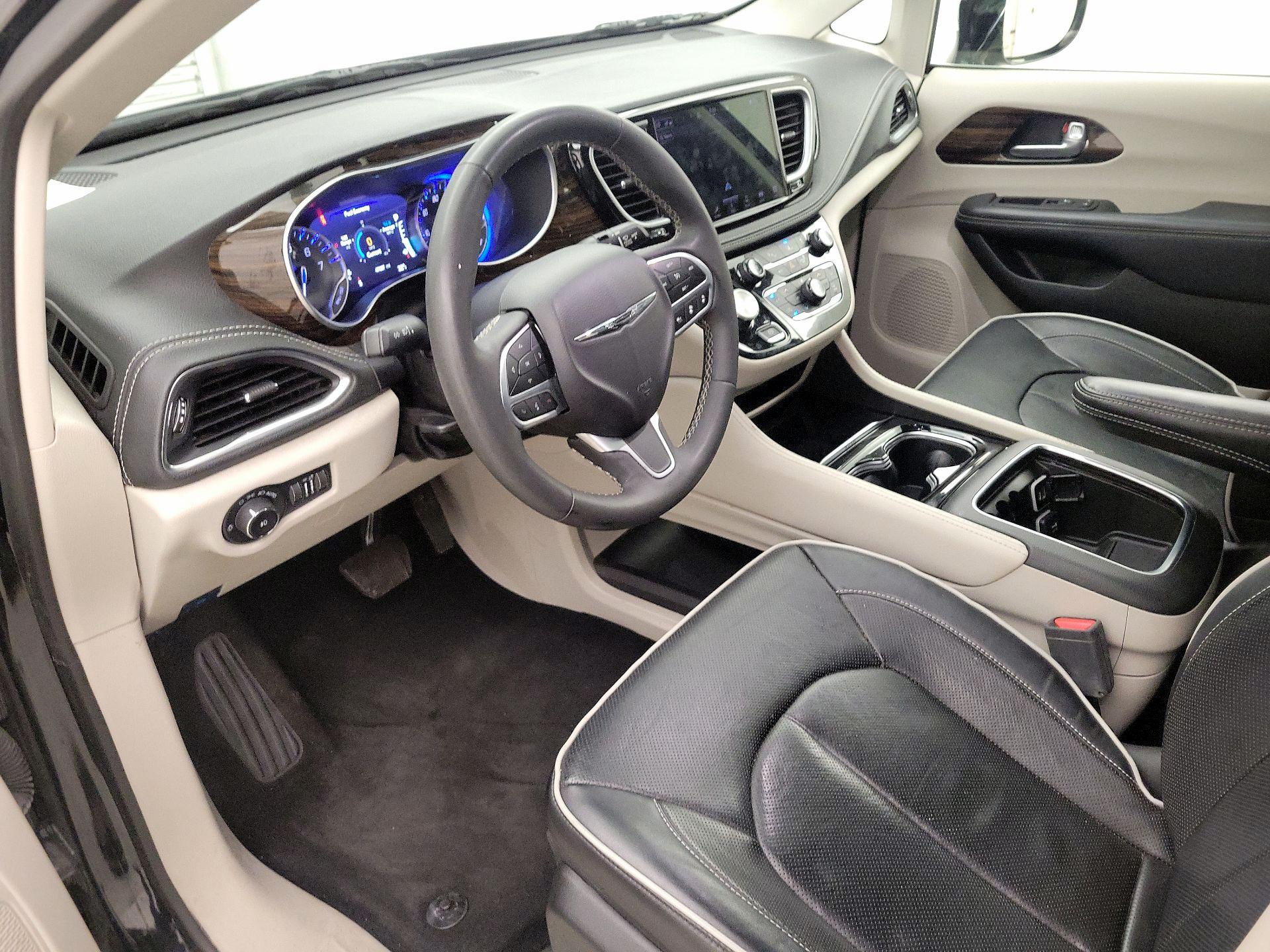 Thumbnail: 2023 Chrysler Pacifica - 11