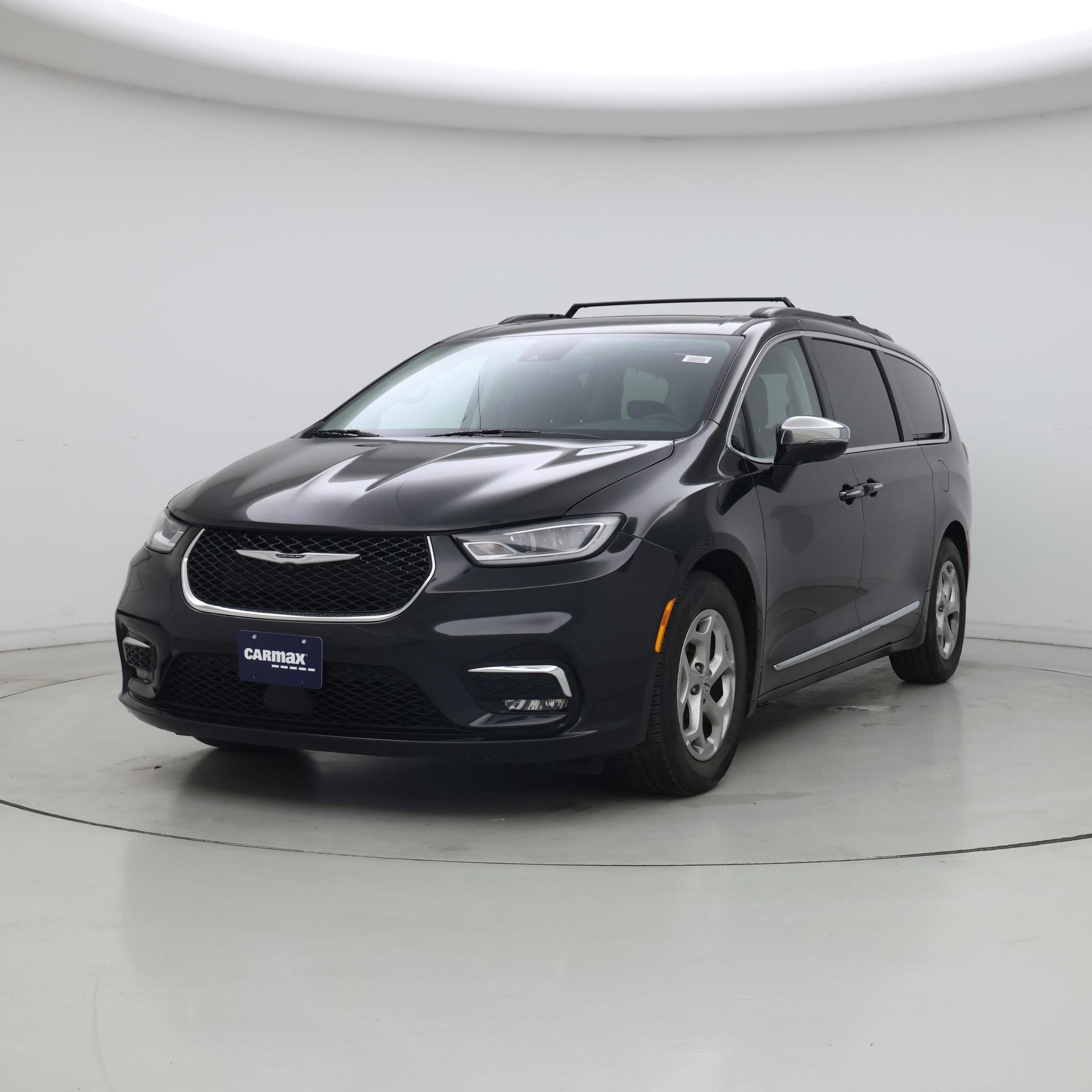 Thumbnail: 2023 Chrysler Pacifica - 4