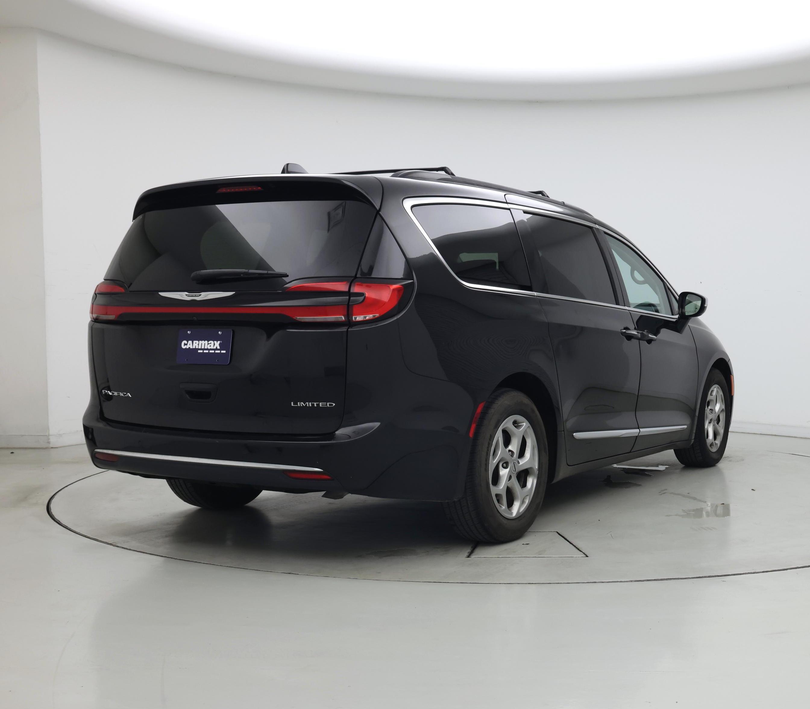Thumbnail: 2023 Chrysler Pacifica - 8