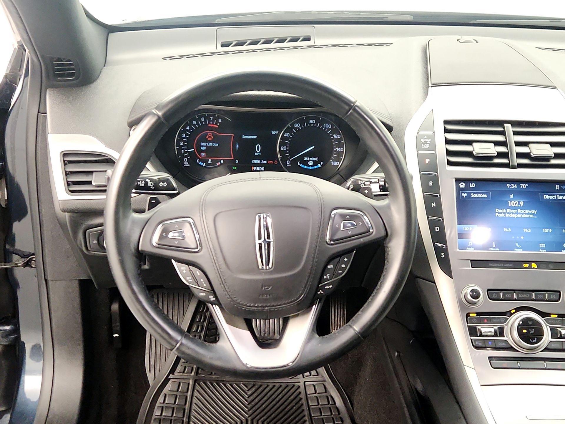 Thumbnail: 2020 Lincoln MKZ - 10
