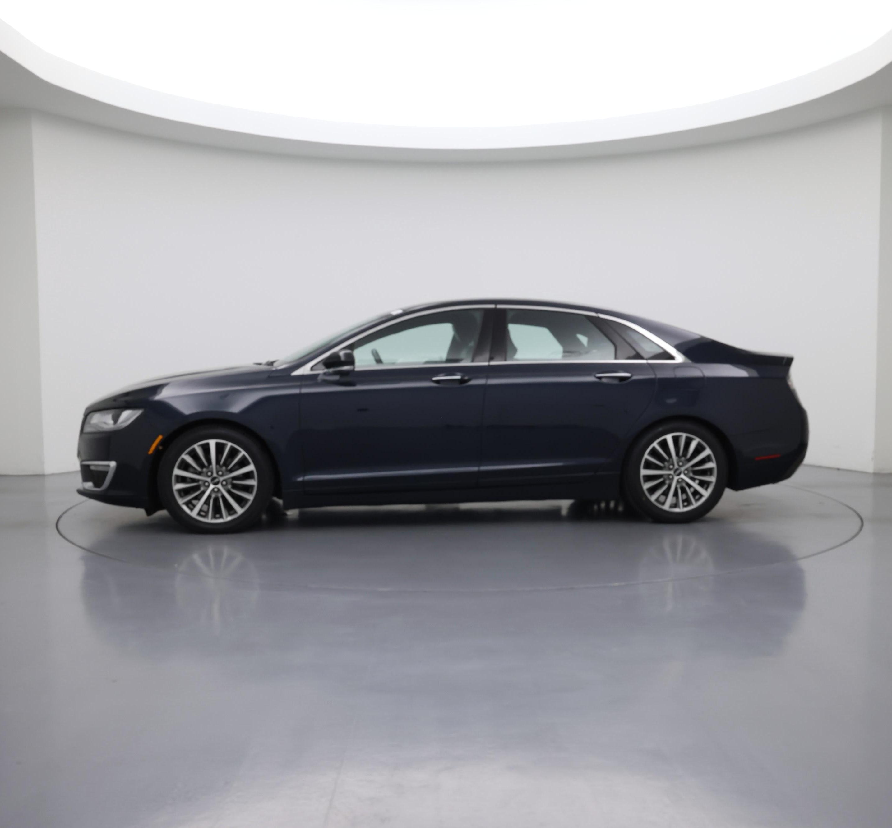 Thumbnail: 2020 Lincoln MKZ - 3