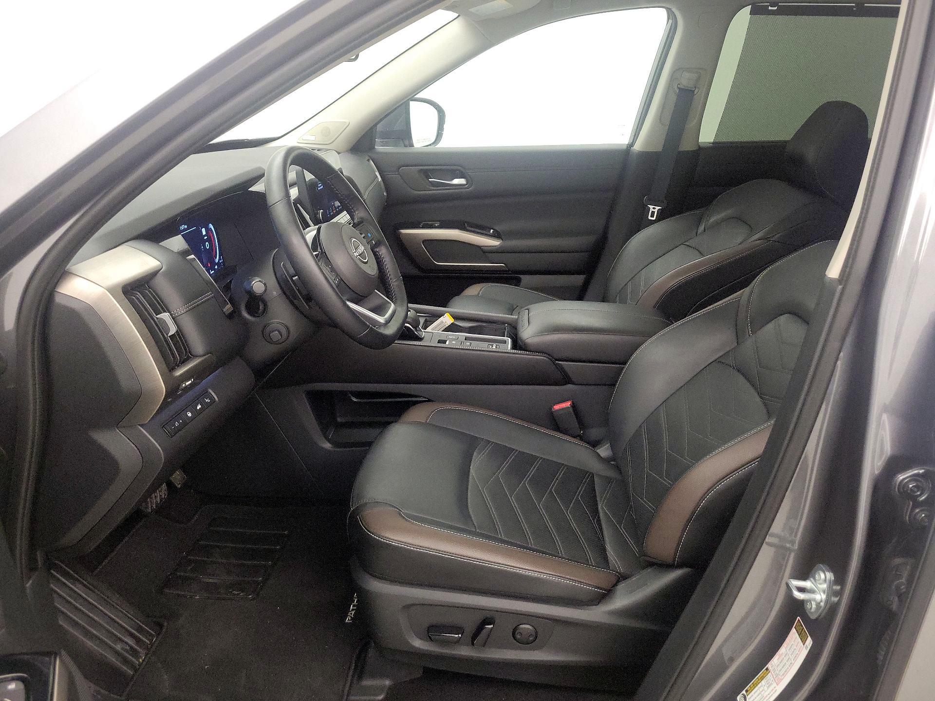 Thumbnail: 2025 Nissan Pathfinder - 11