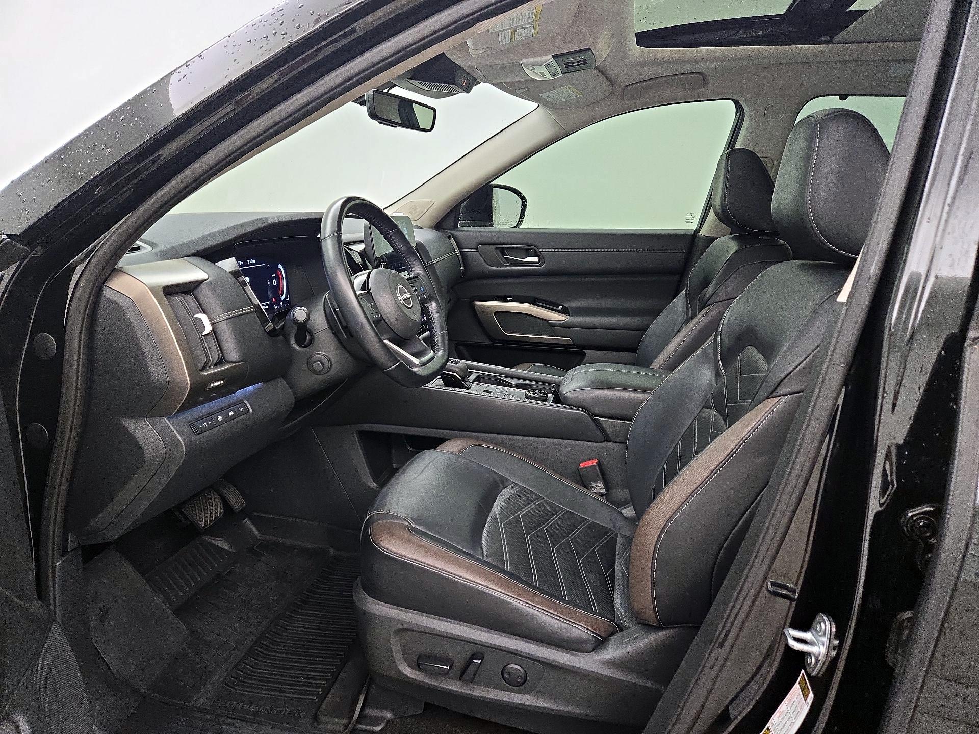 Thumbnail: 2023 Nissan Pathfinder - 11