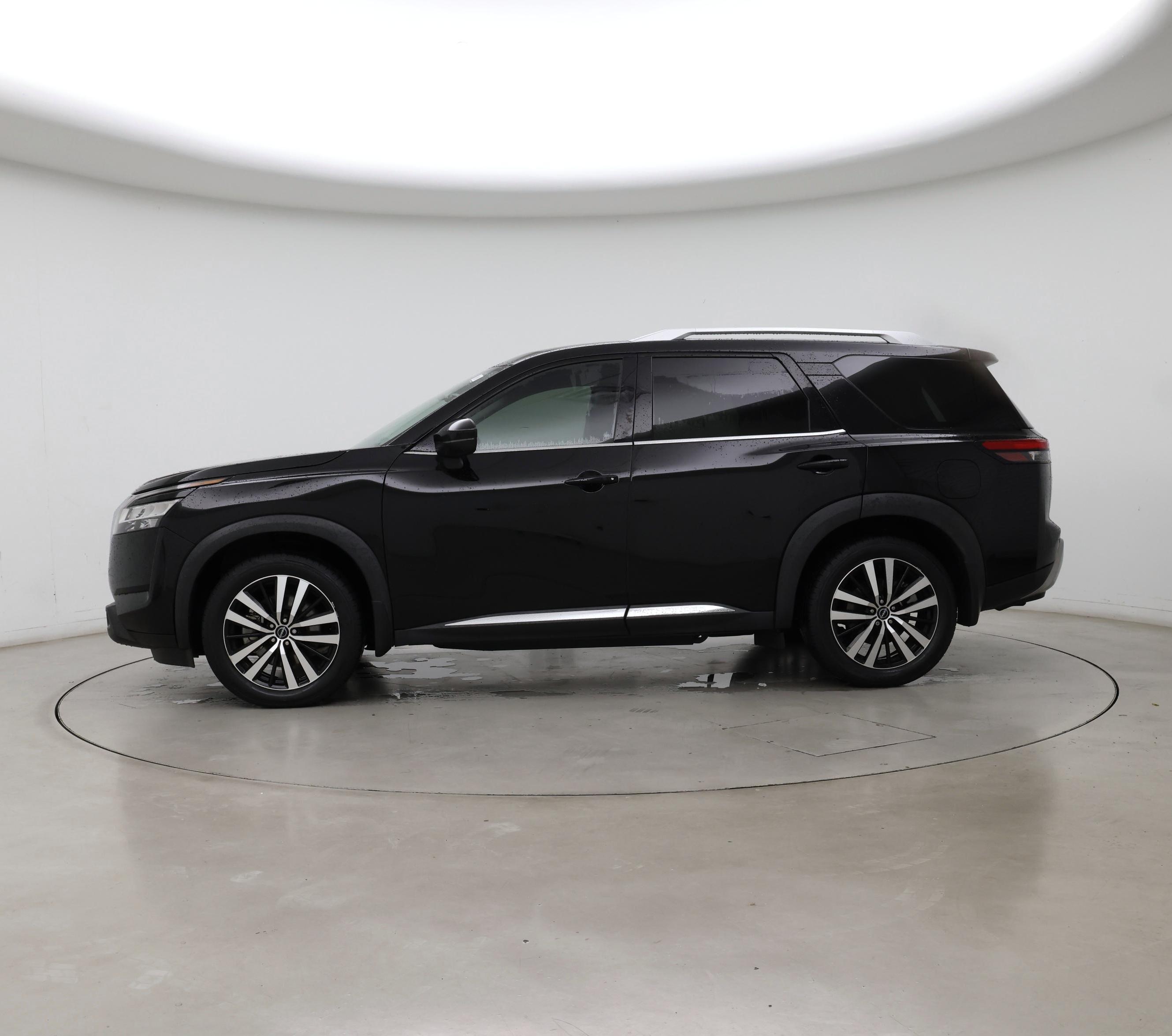 Thumbnail: 2023 Nissan Pathfinder - 3