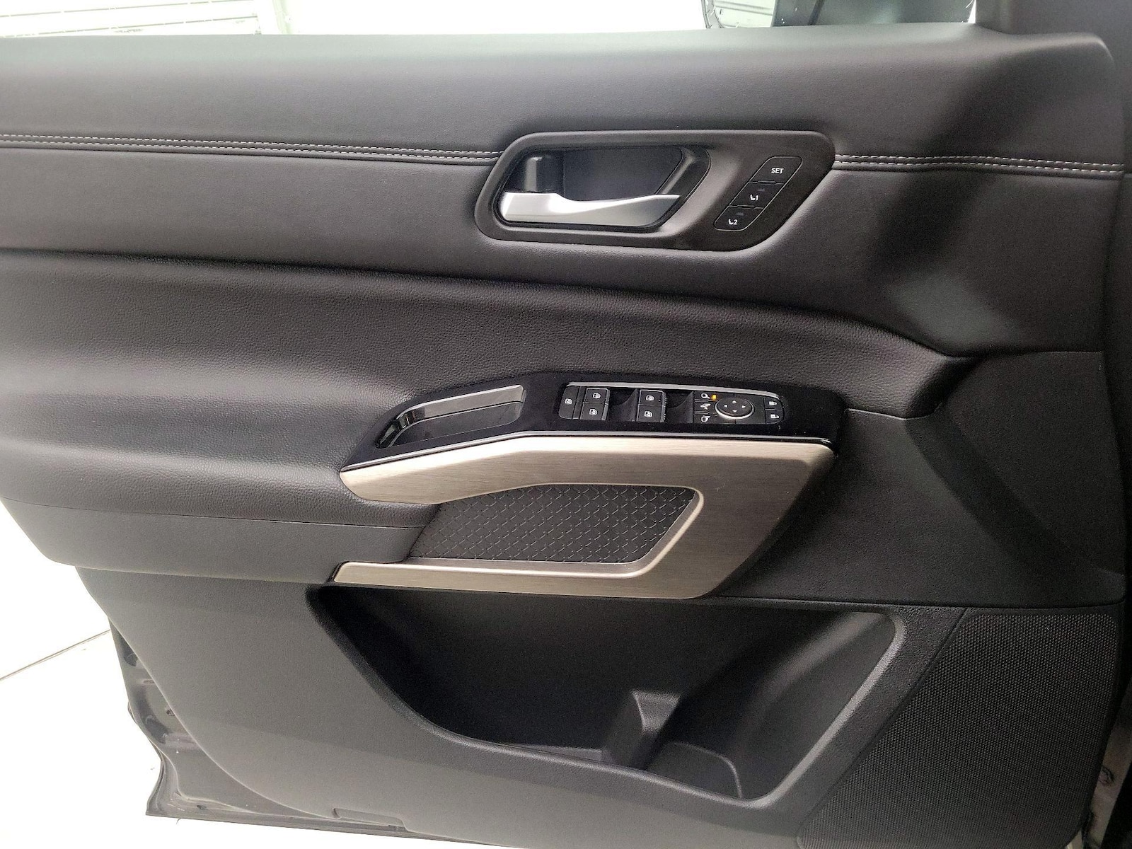 2025 Nissan Pathfinder Platinum - Photo 13