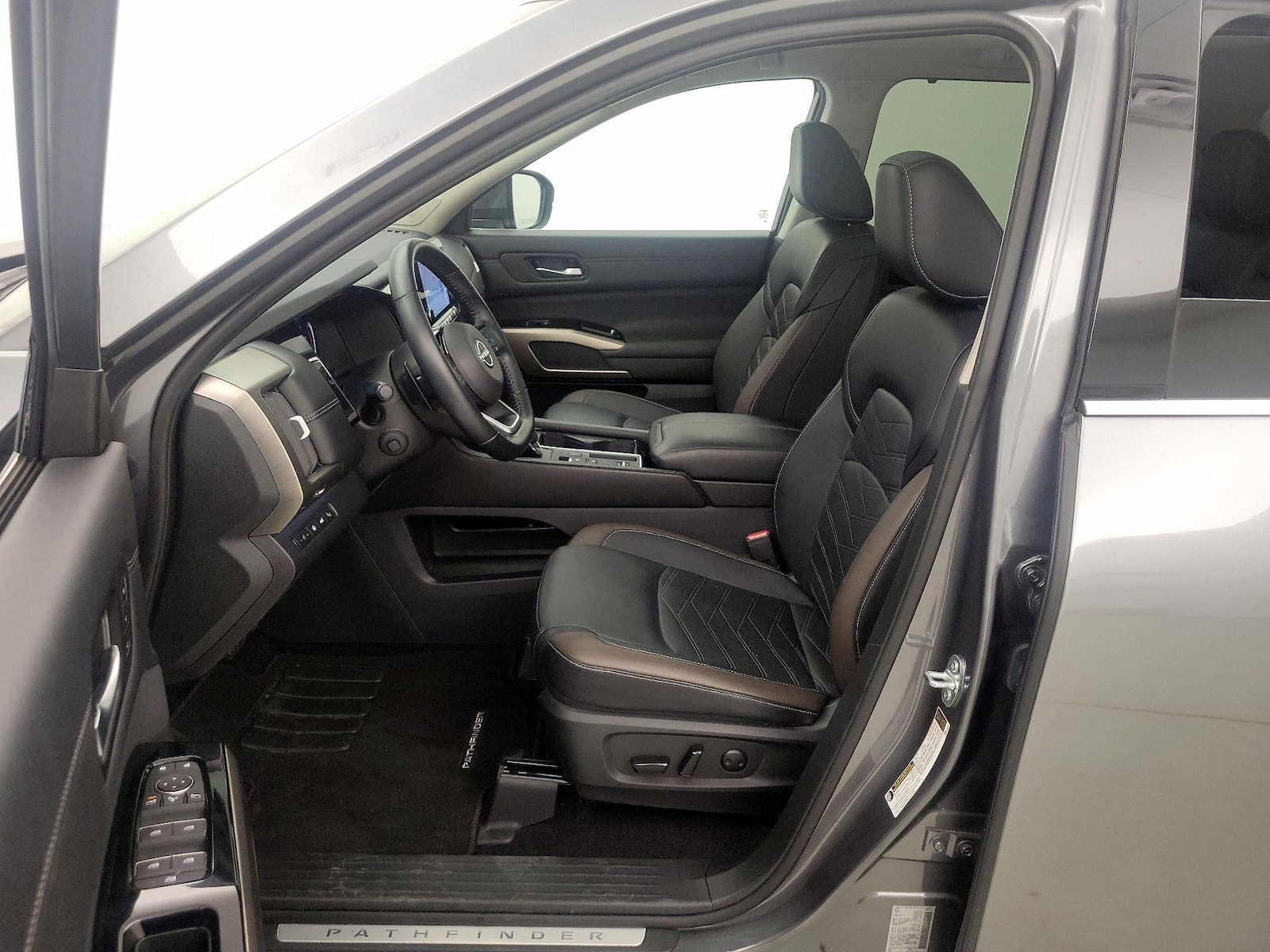 2025 Nissan Pathfinder Platinum - Photo 12