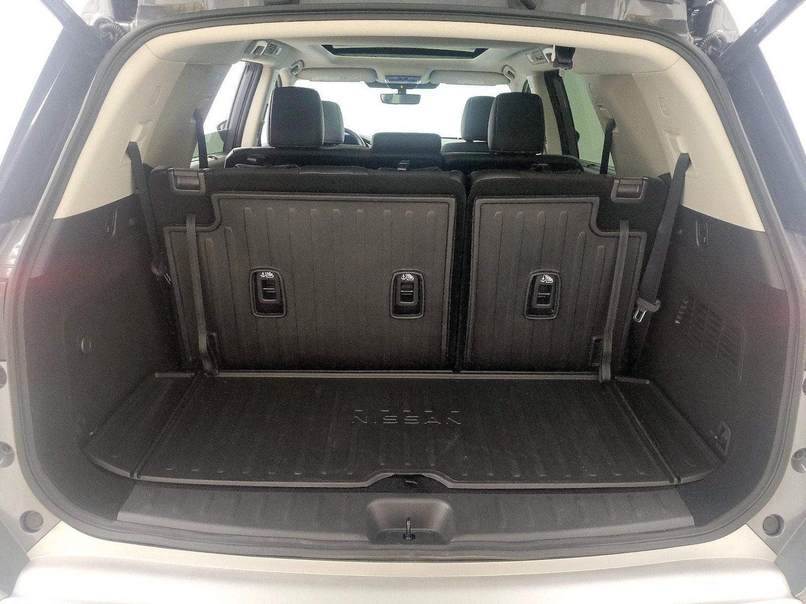2025 Nissan Pathfinder Platinum - Photo 24