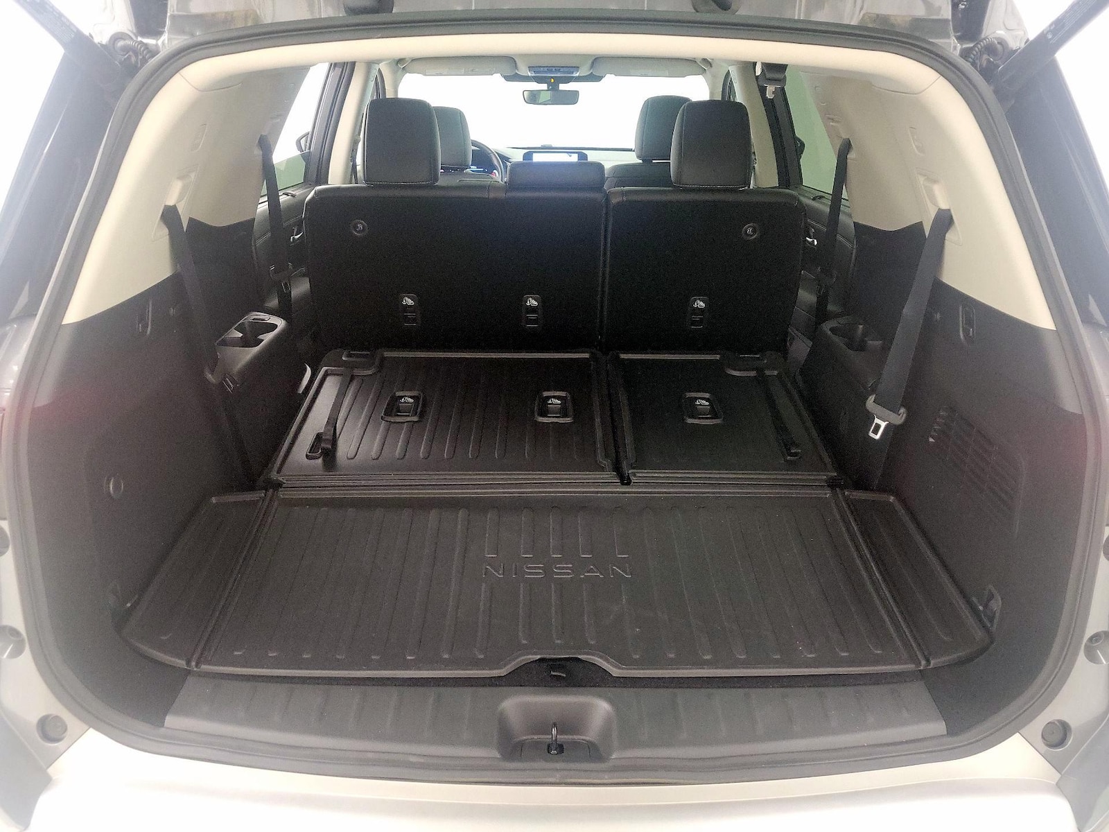 2025 Nissan Pathfinder Platinum - Photo 25