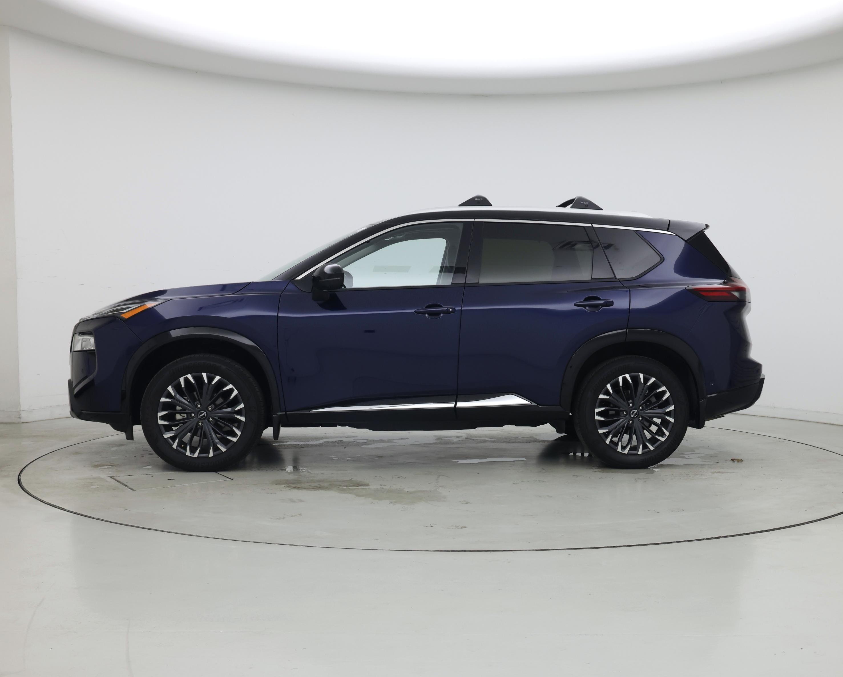 Thumbnail: 2025 Nissan Rogue - 3