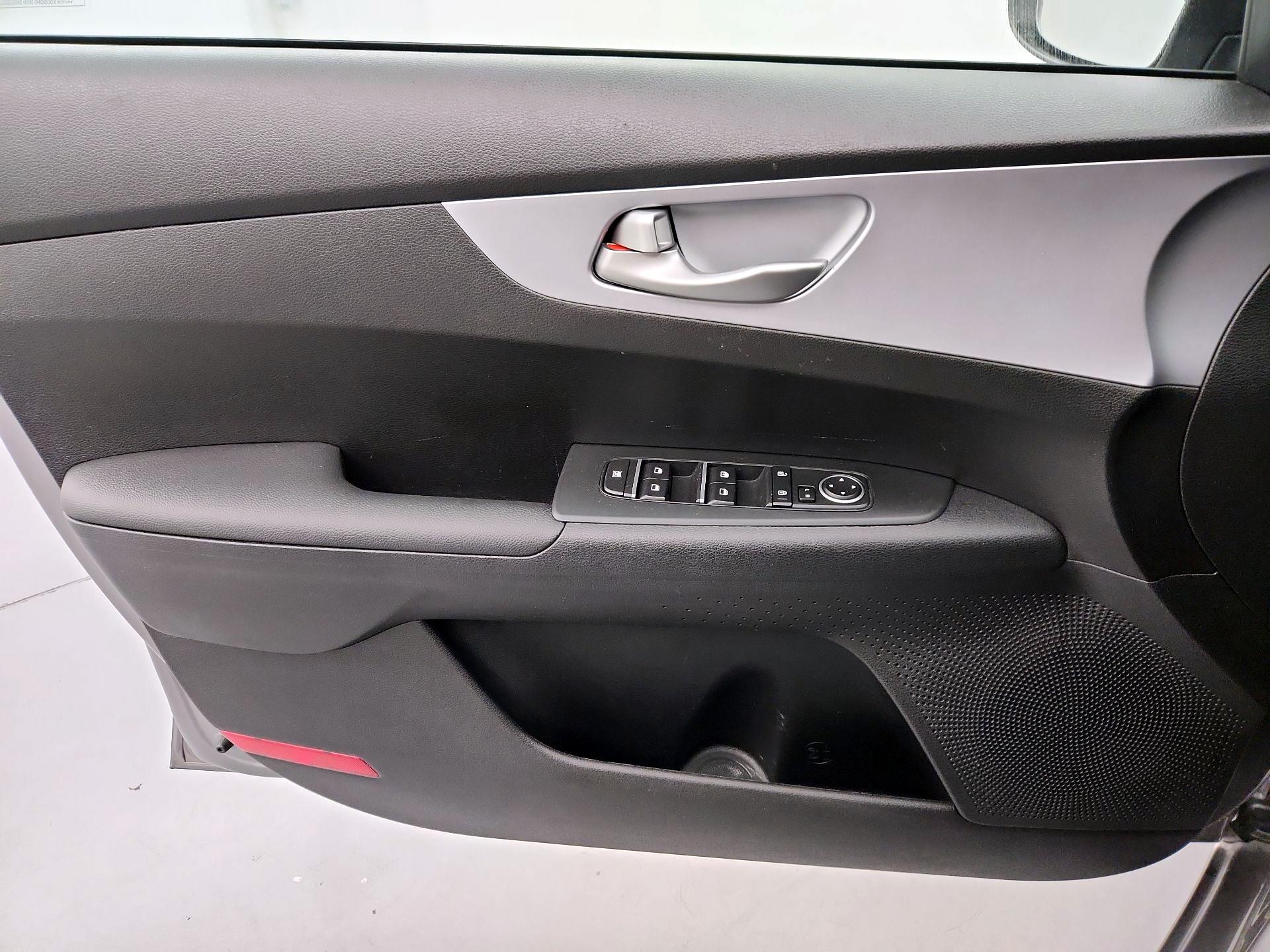 Thumbnail: 2024 Kia Forte - 12