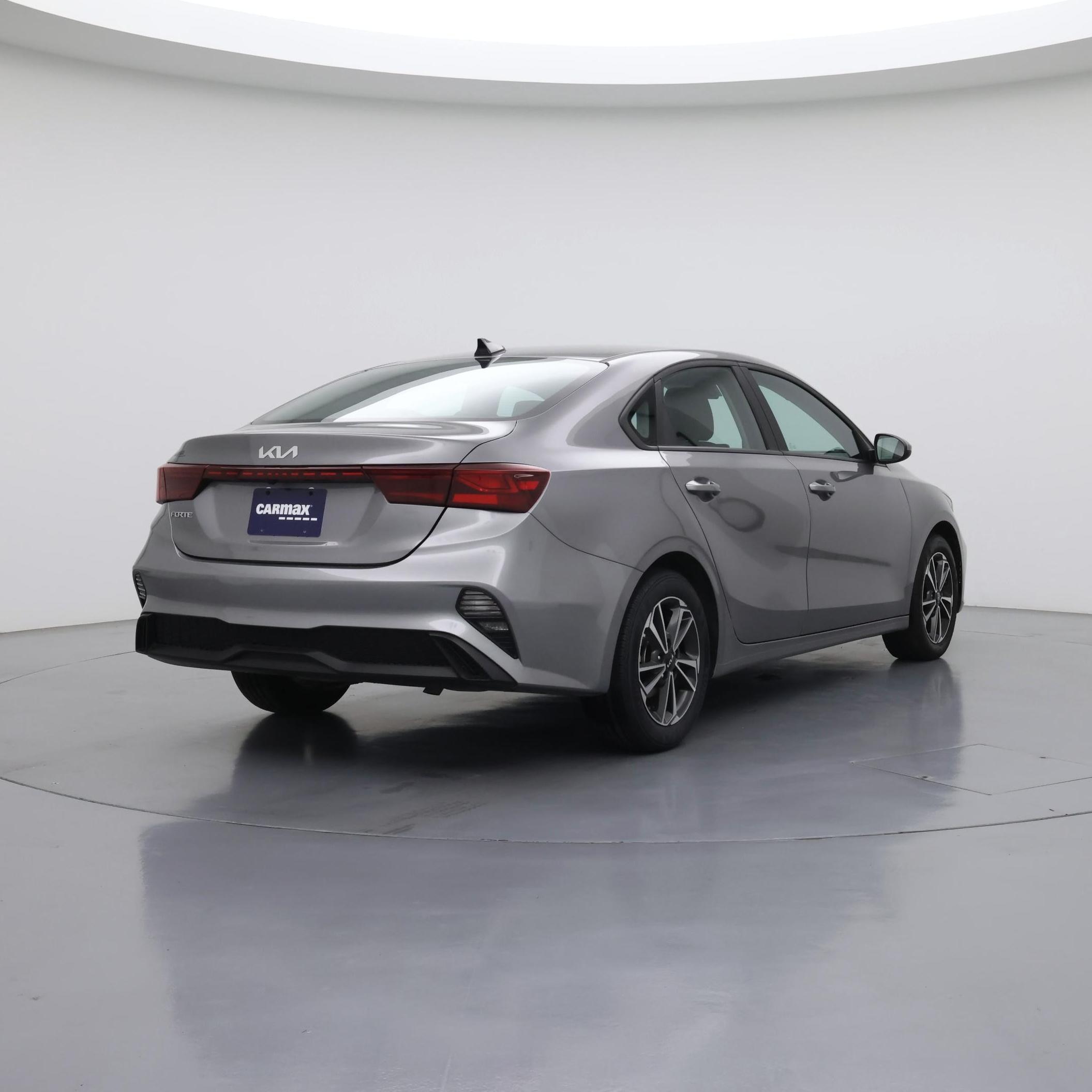 Thumbnail: 2024 Kia Forte - 8