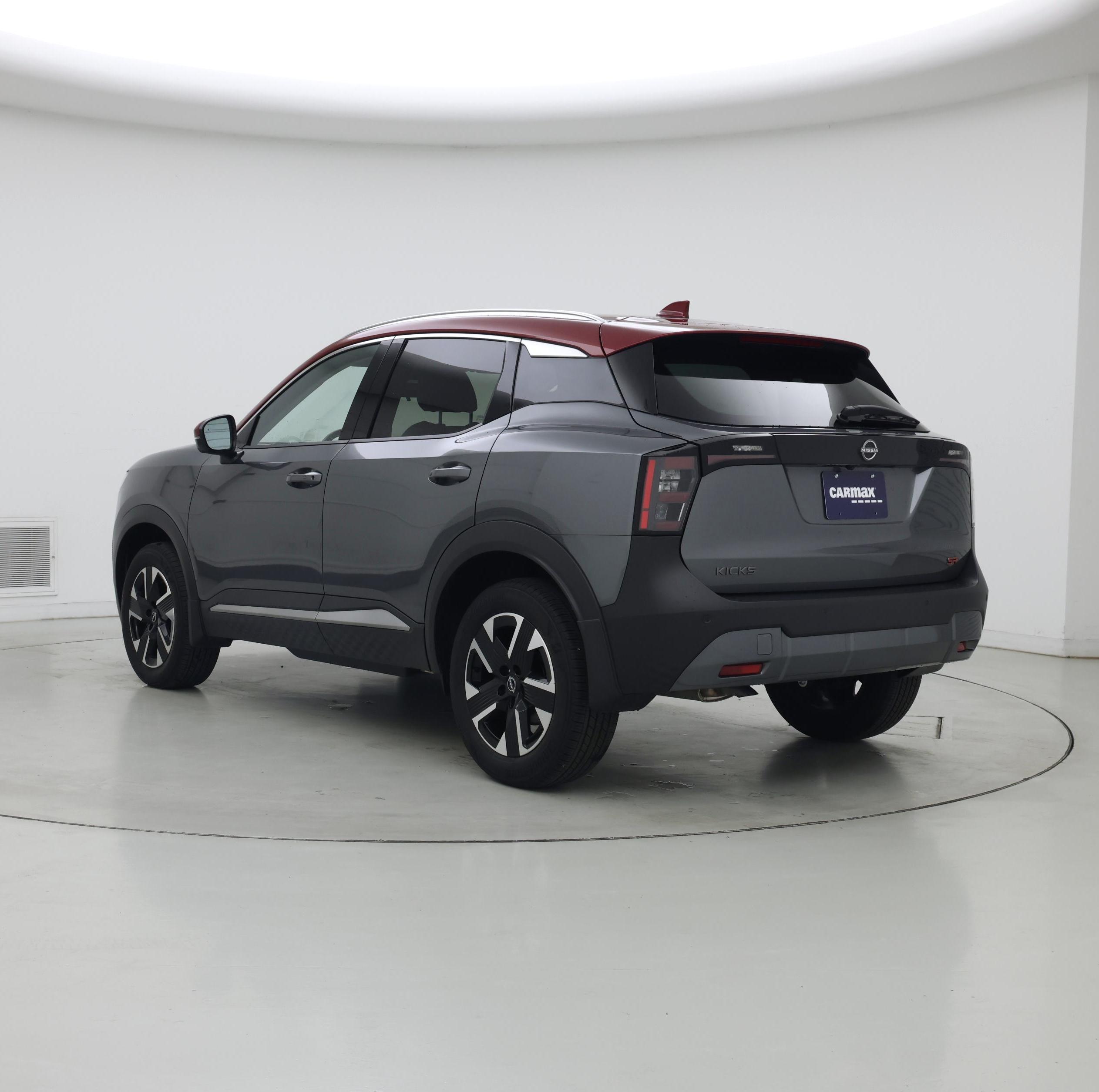 Thumbnail: 2025 Nissan Kicks - 2