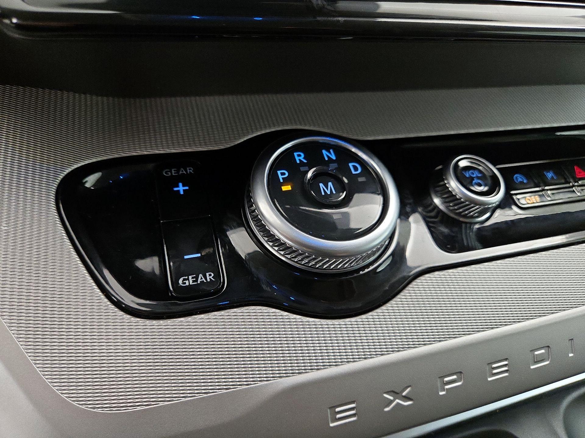 Thumbnail: 2025 Ford Expedition MAX - 17