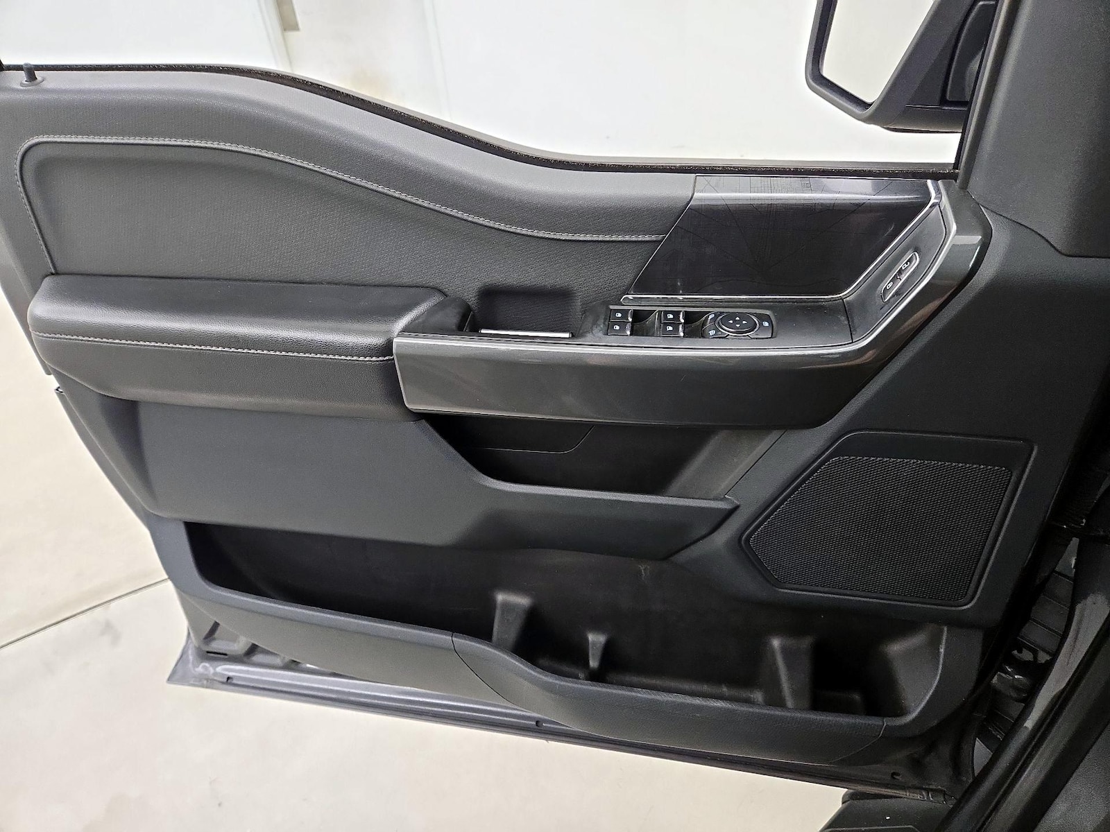 2023 Ford F-150 XLT - Photo 13