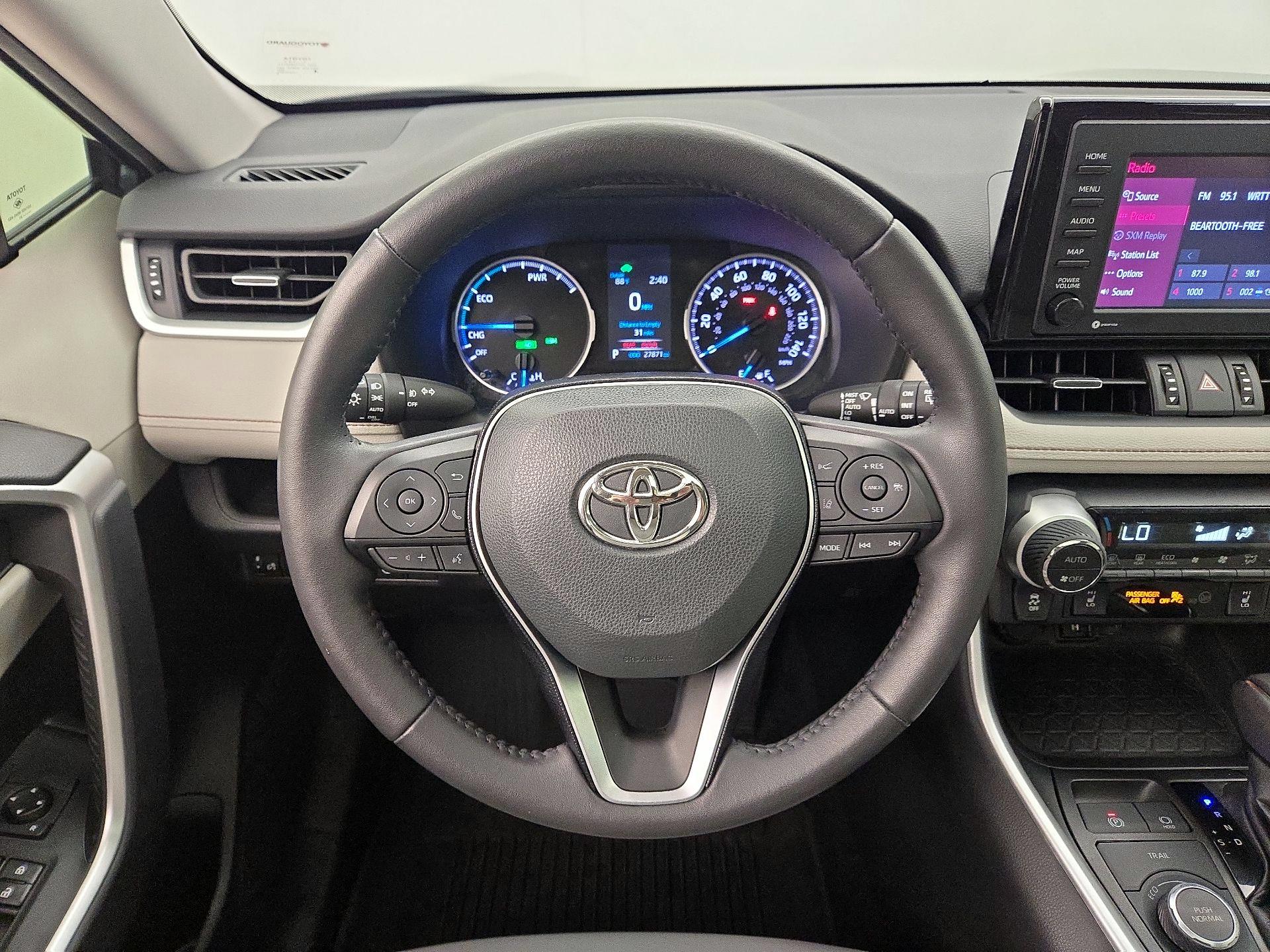 Thumbnail: 2021 Toyota RAV4 - 10