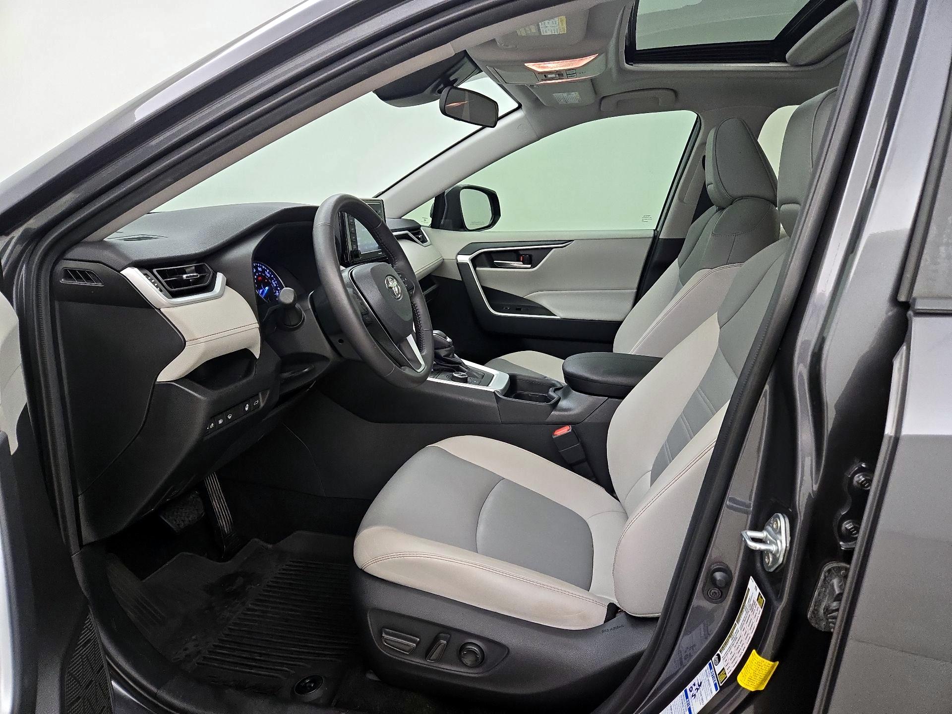 Thumbnail: 2021 Toyota RAV4 - 11