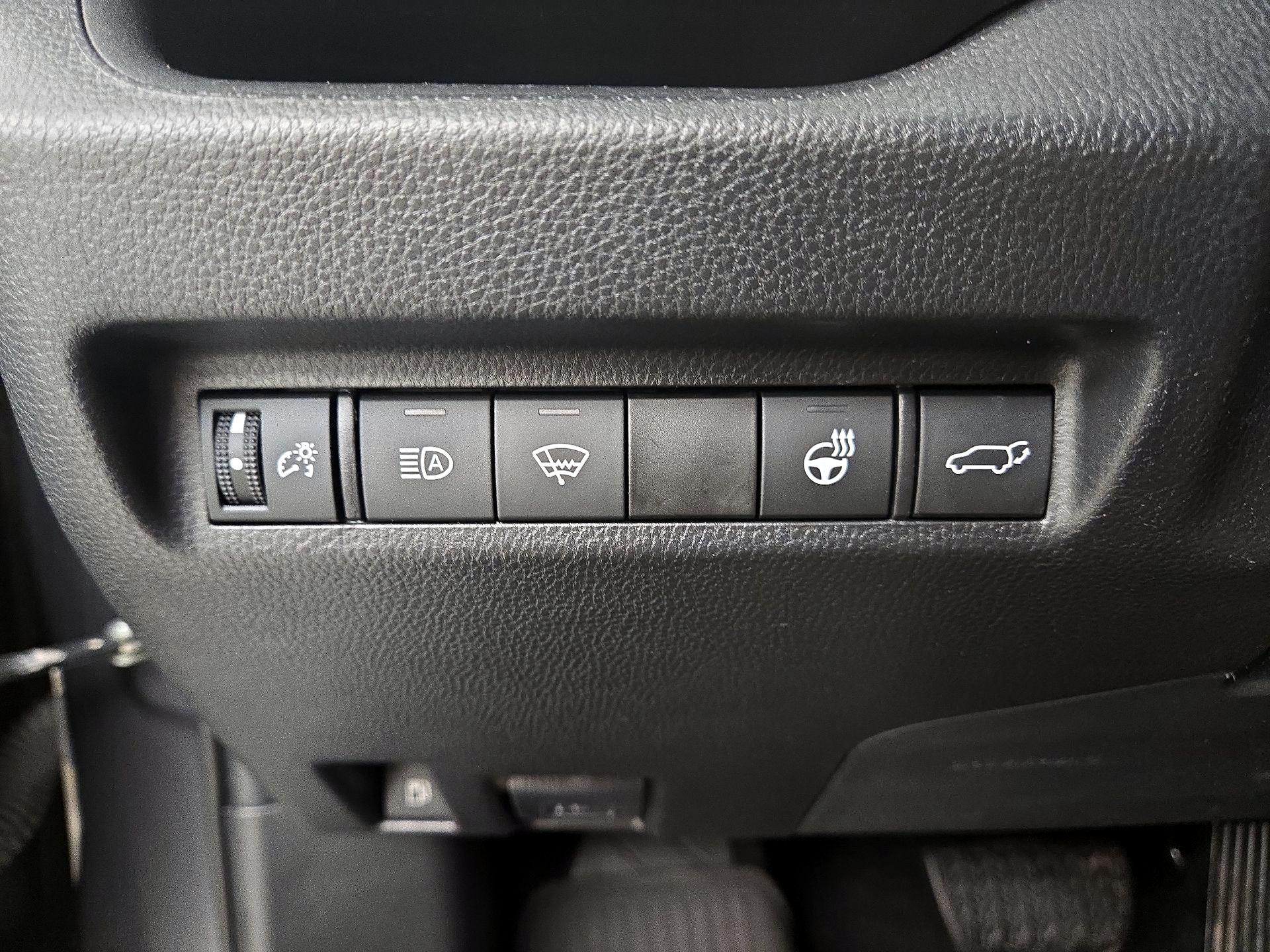 Thumbnail: 2021 Toyota RAV4 - 13