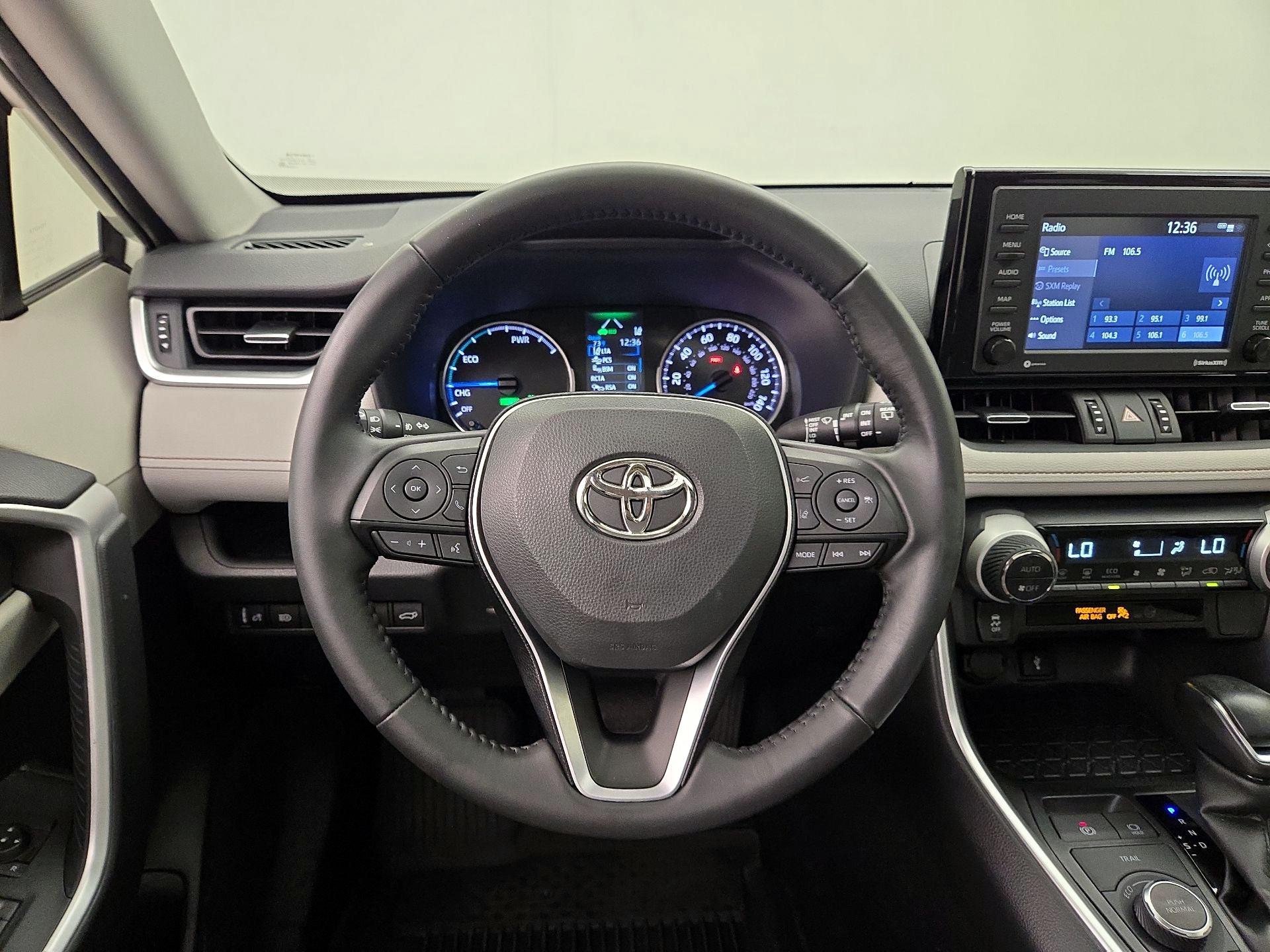 Thumbnail: 2022 Toyota RAV4 - 10
