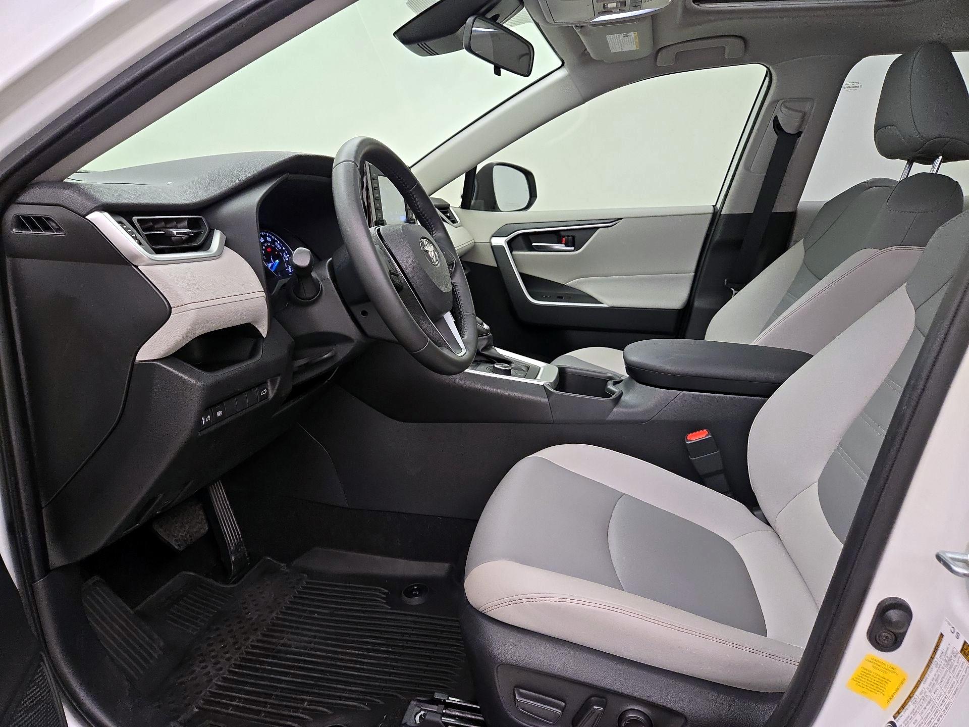 Thumbnail: 2022 Toyota RAV4 - 11