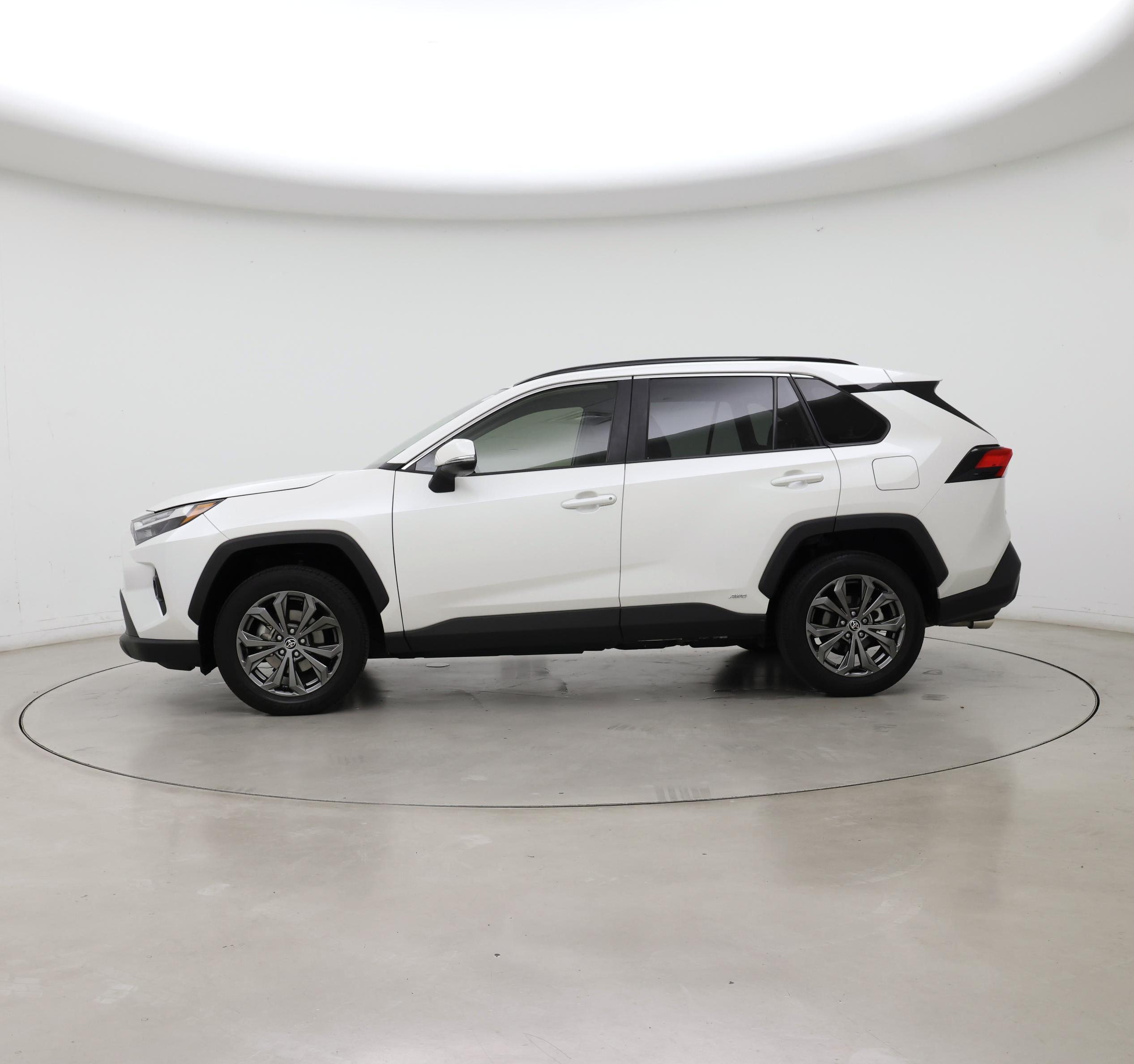 Thumbnail: 2022 Toyota RAV4 - 3