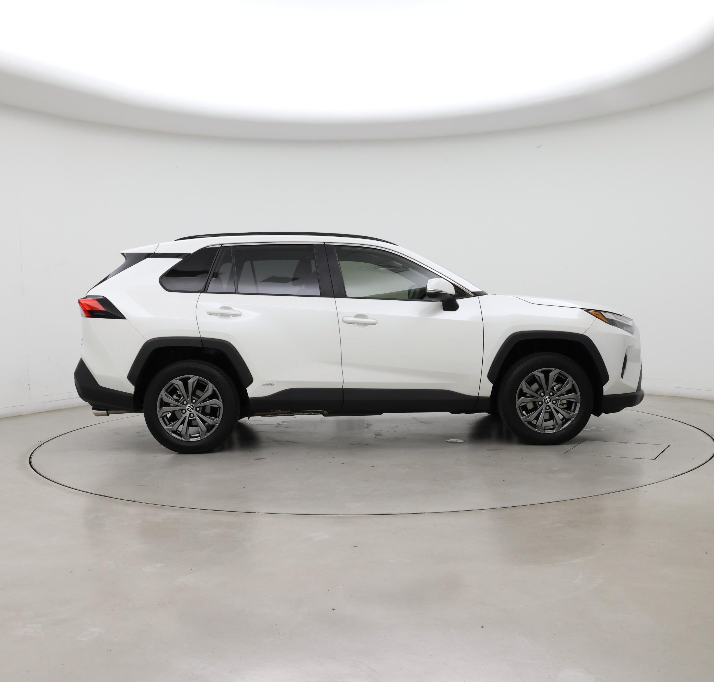 Thumbnail: 2022 Toyota RAV4 - 7