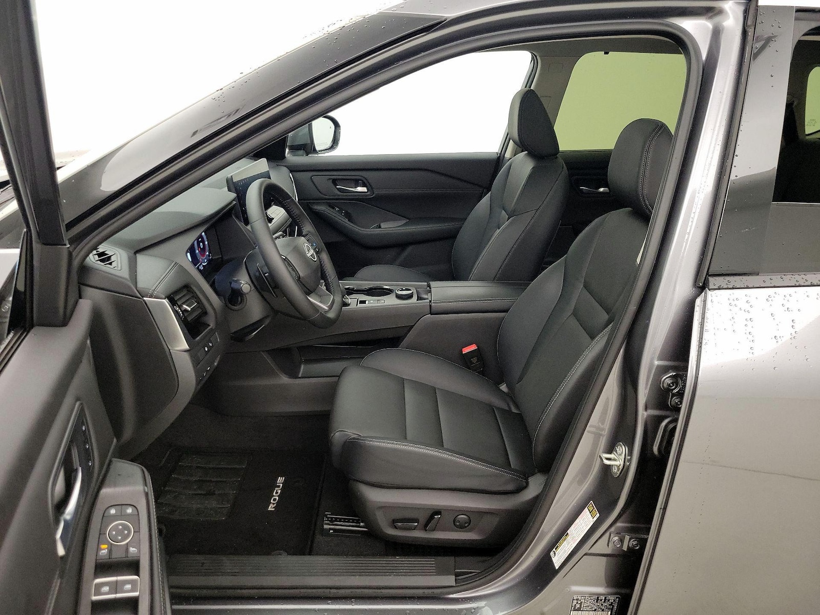2025 Nissan Rogue SL - Photo 12