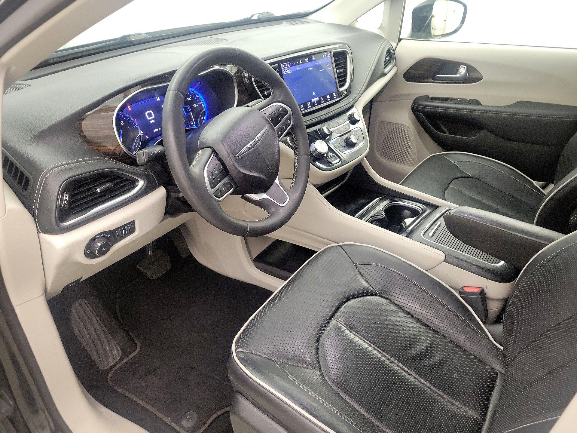 Thumbnail: 2023 Chrysler Pacifica - 11