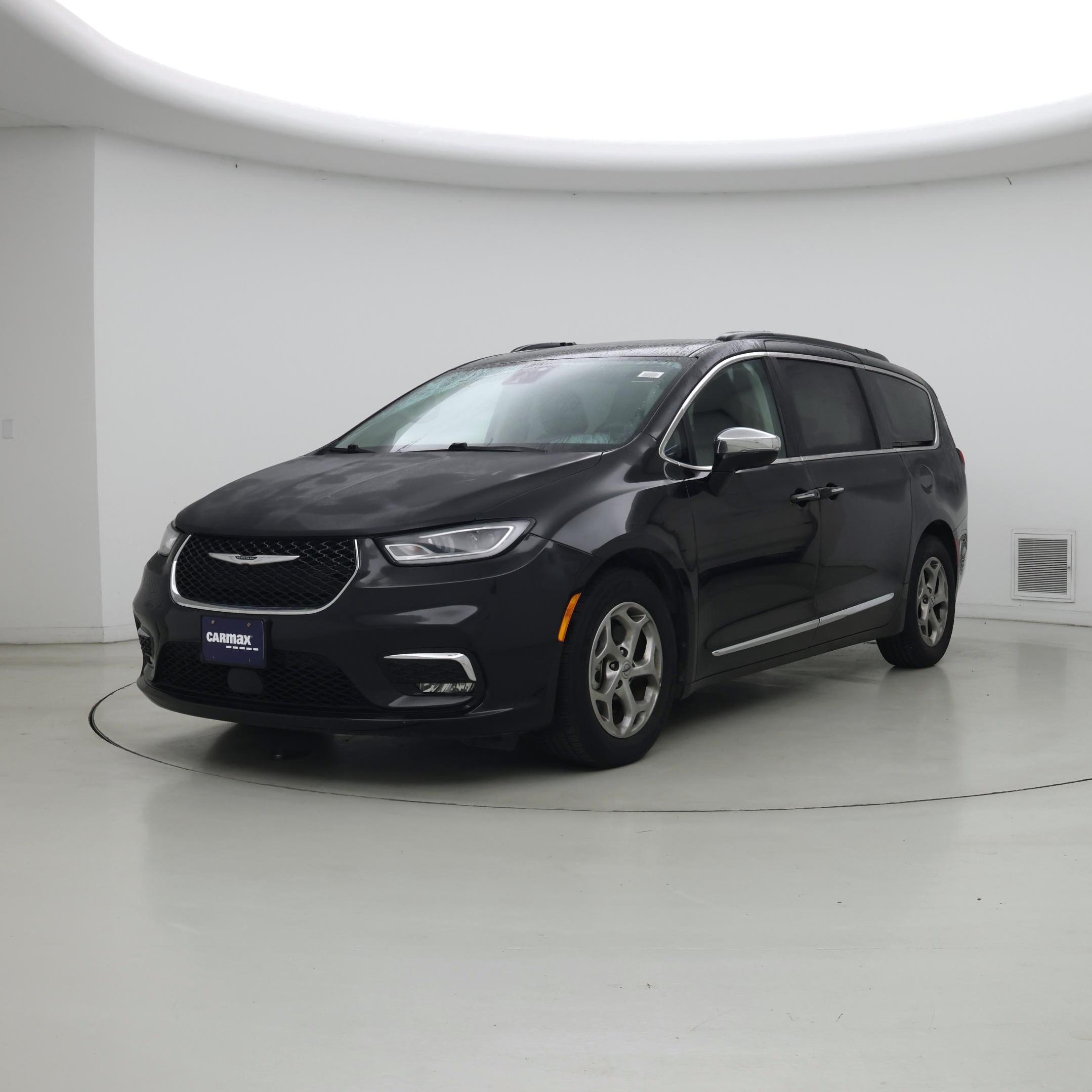 Thumbnail: 2023 Chrysler Pacifica - 4
