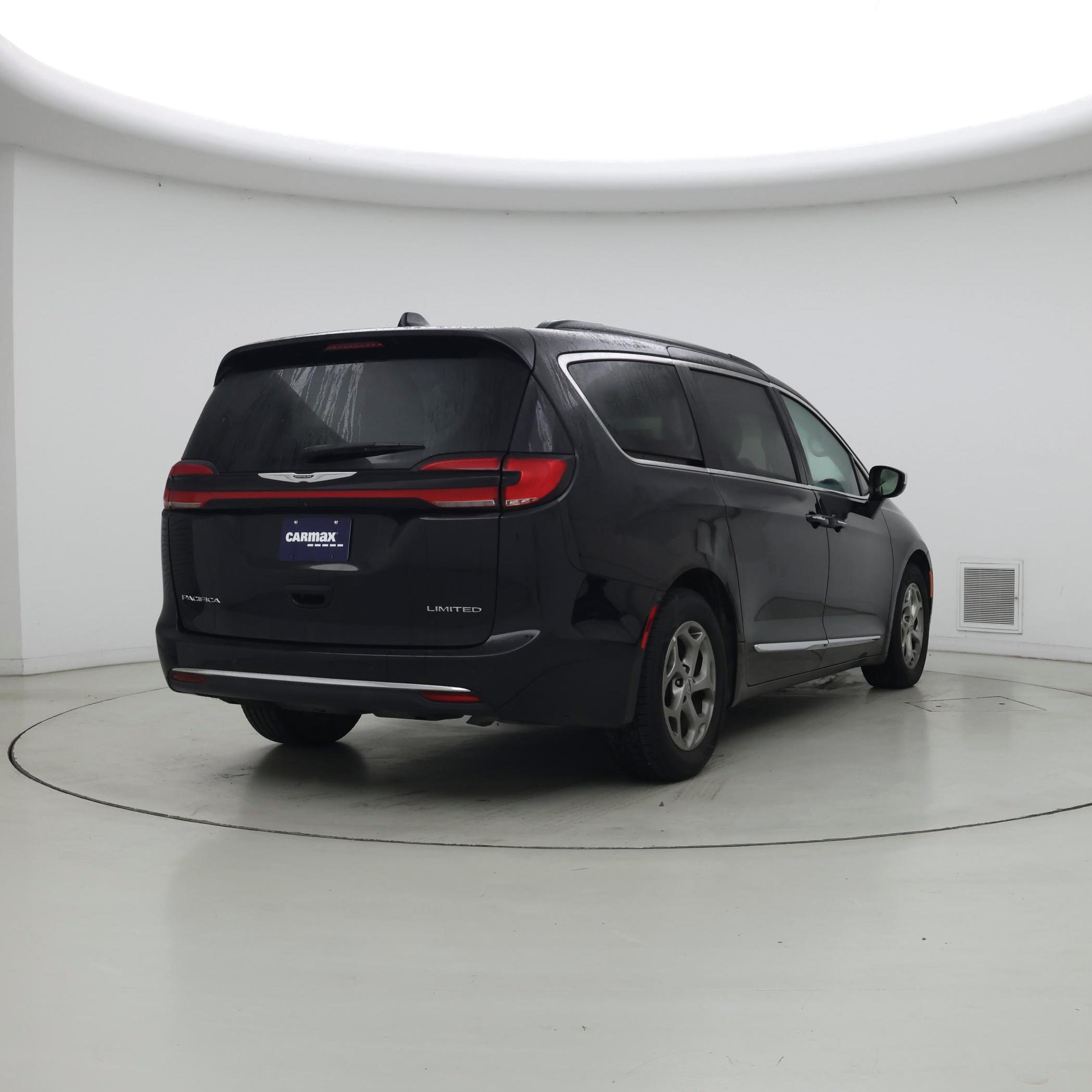 Thumbnail: 2023 Chrysler Pacifica - 8