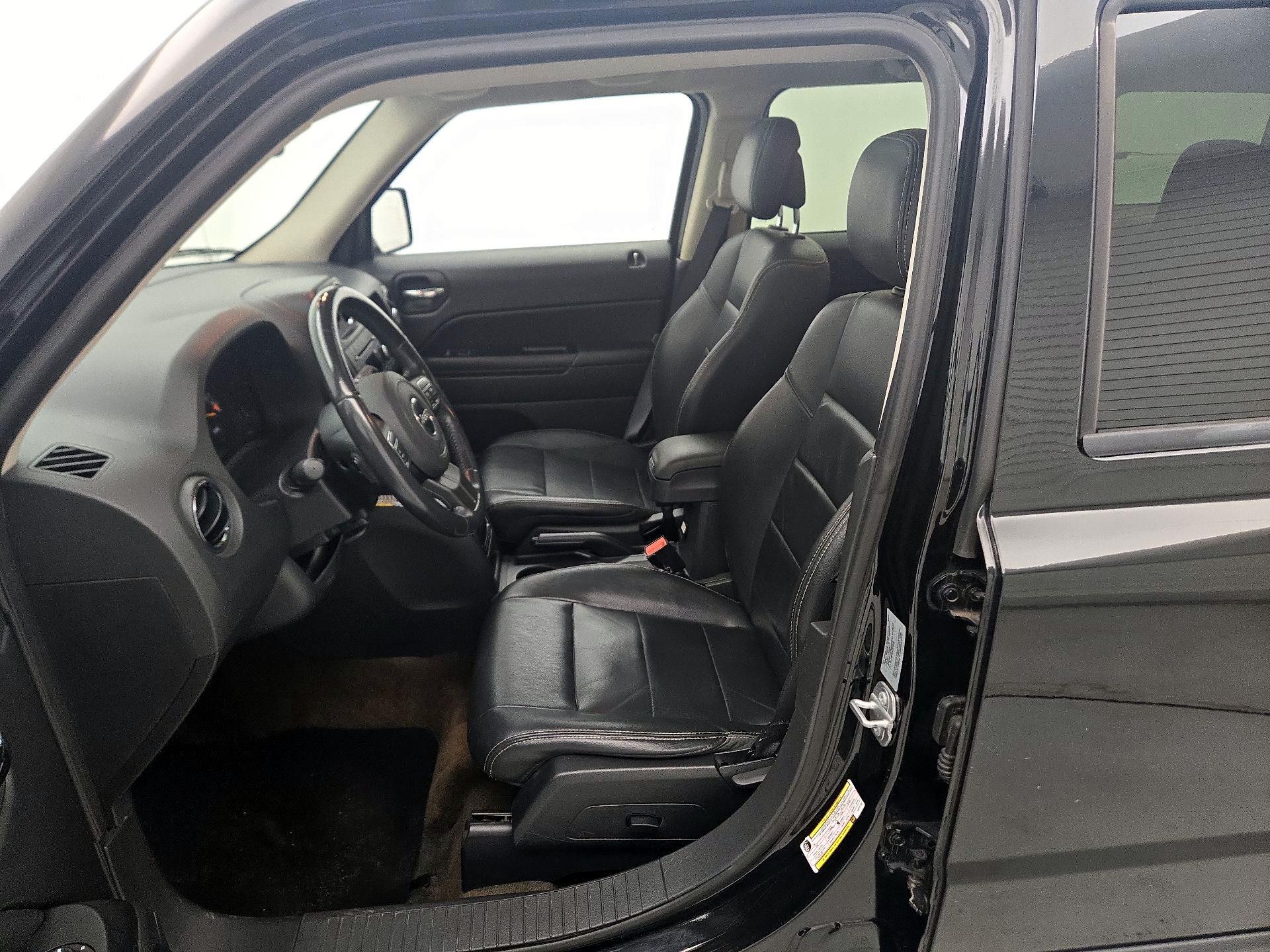 Thumbnail: 2017 Jeep Patriot - 11
