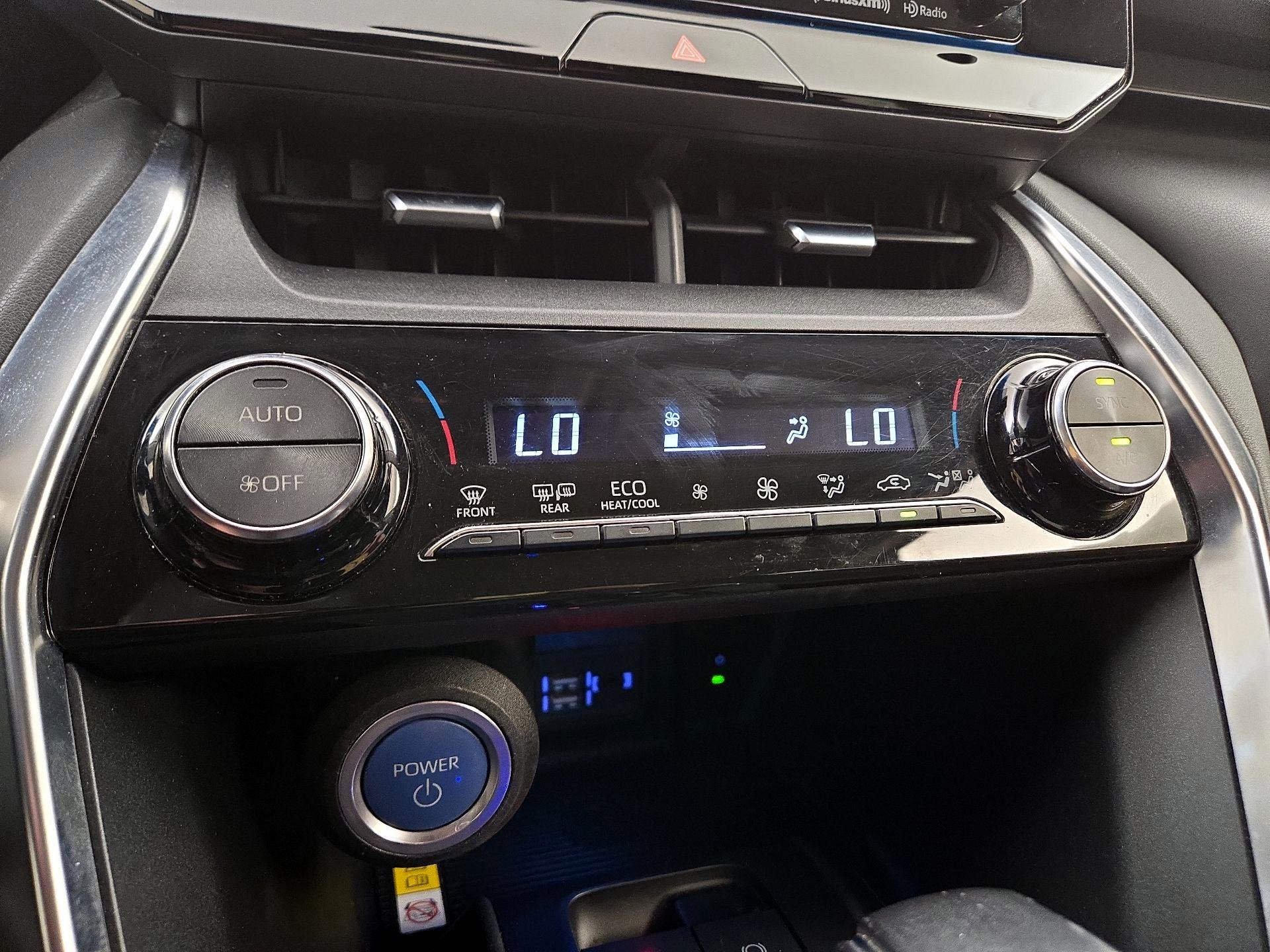 Thumbnail: 2021 Toyota Venza - 16